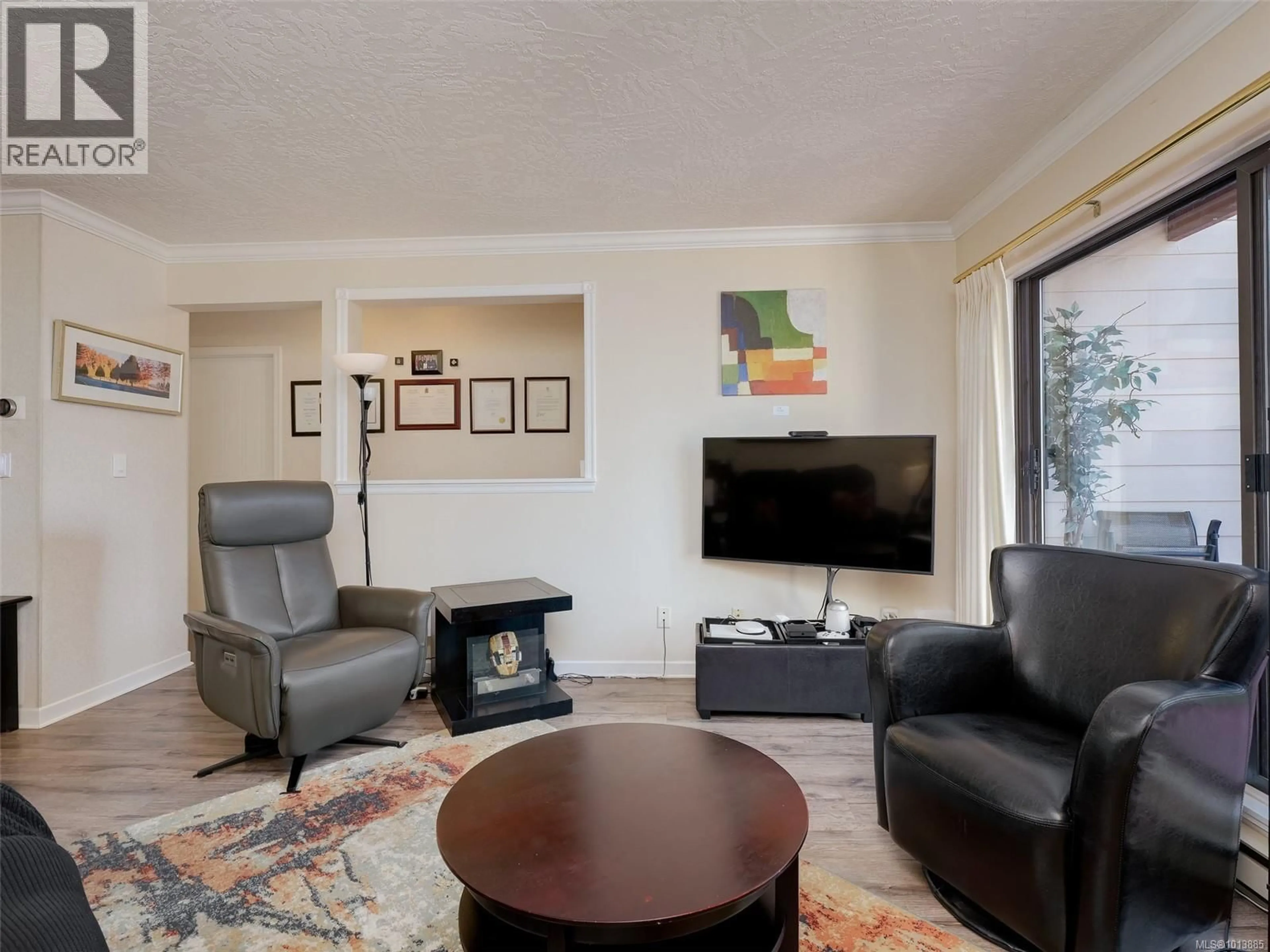 Living room with furniture, unknown for 403 - 420 PARRY STREET, Victoria British Columbia V8V2H7