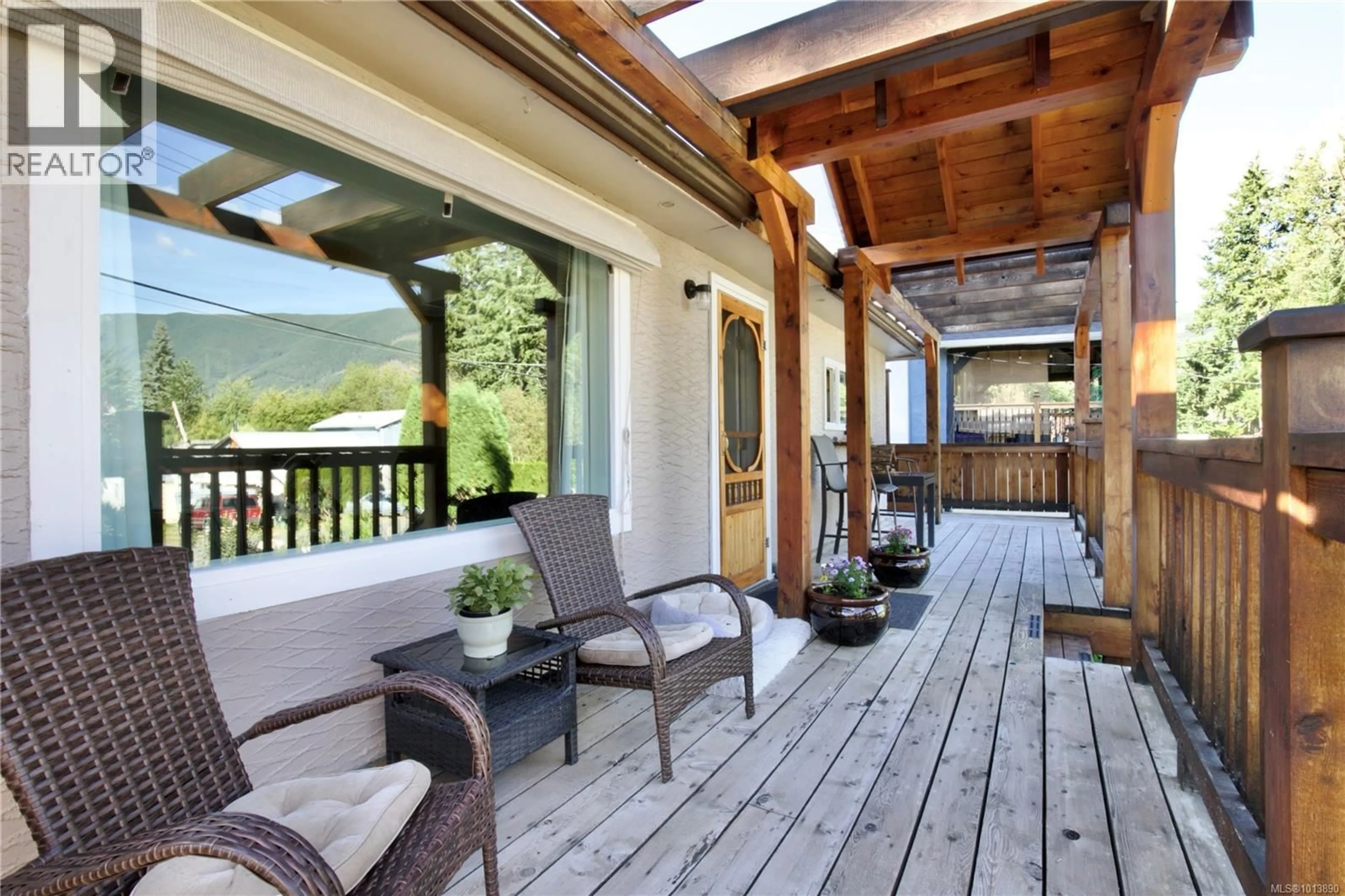 Patio, mountain view for 100 BOUNDARY ROAD, Lake Cowichan British Columbia V0R2G0