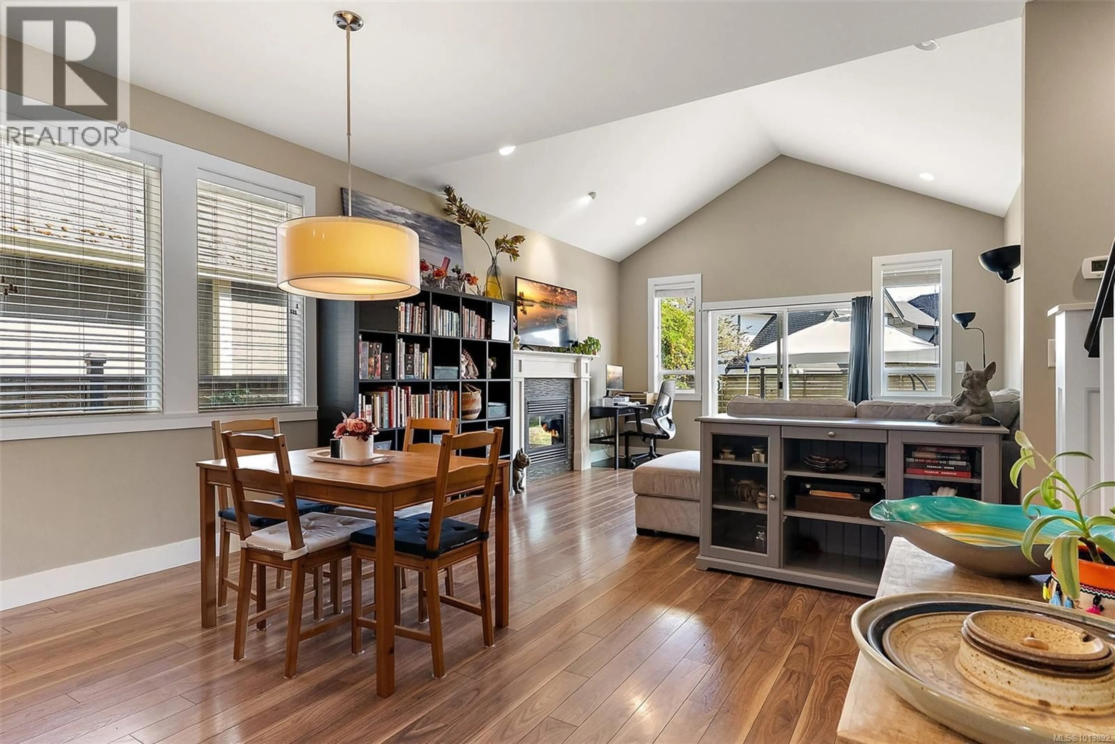 Open concept kitchen, wood/laminate floor for 6539 CALLUMWOOD LANE, Sooke British Columbia V9Z0W3