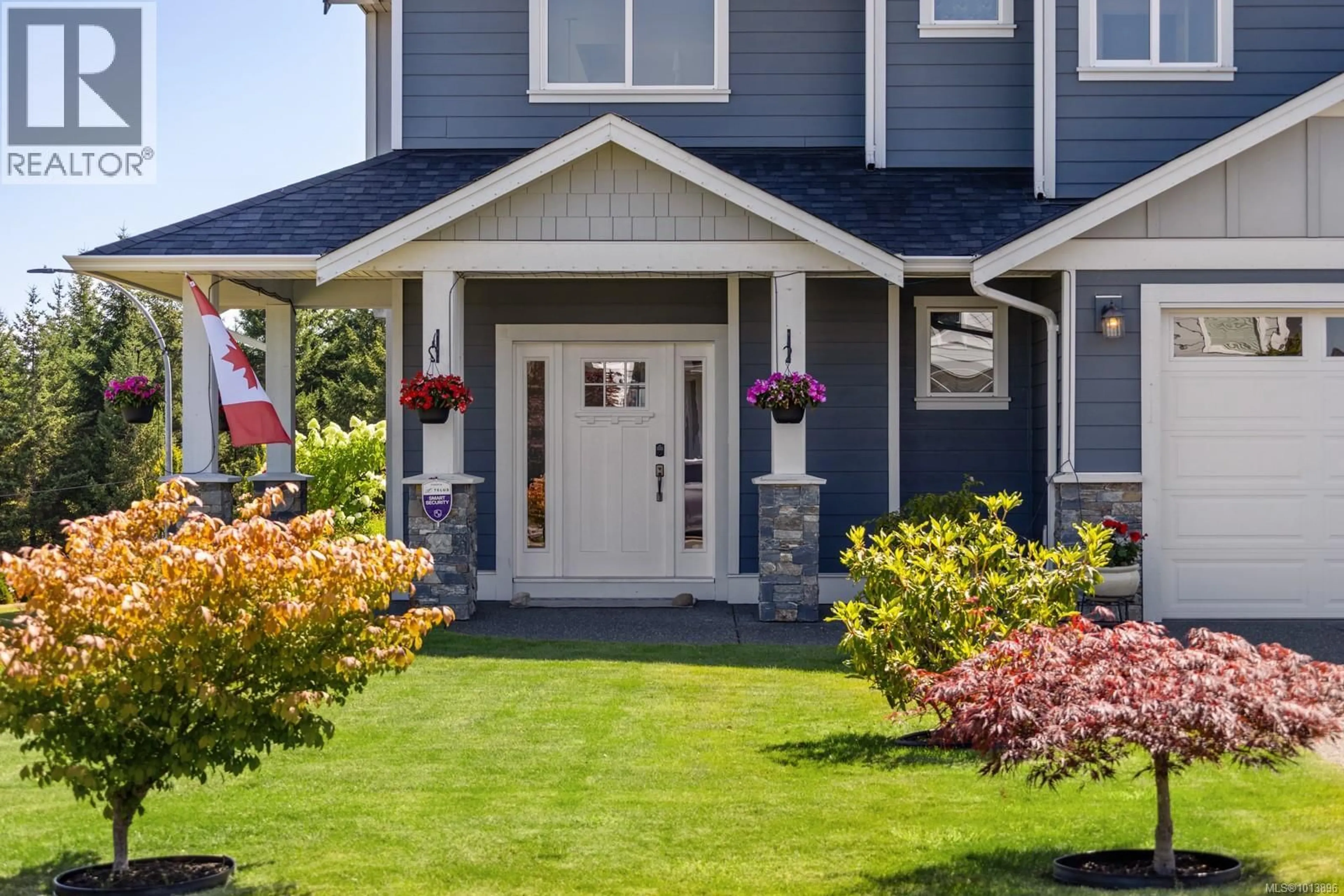 Home with vinyl exterior material, street for 4064 SOUTHWALK DRIVE, Courtenay British Columbia V9N0B3