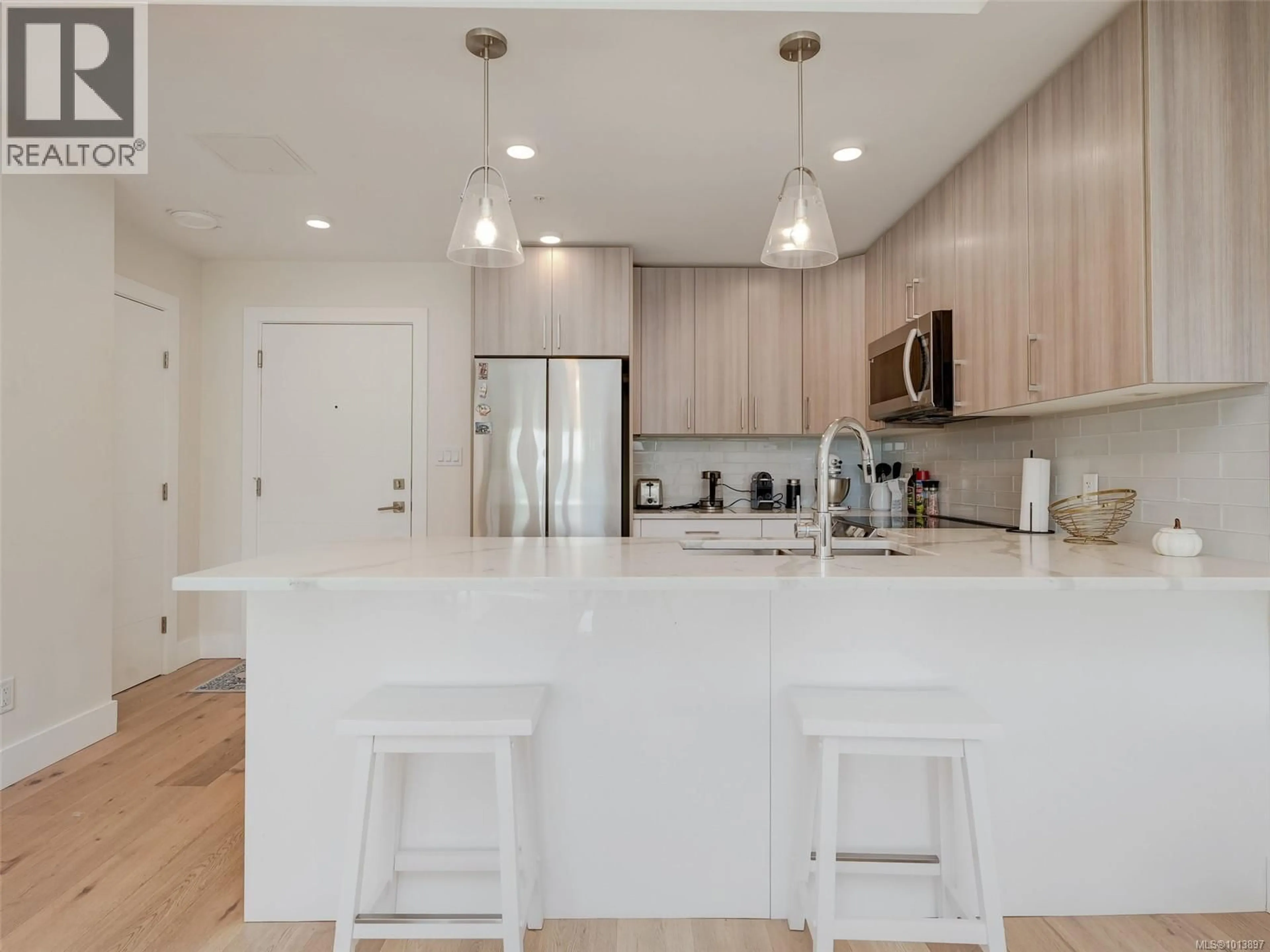 Open concept kitchen, unknown for 307 - 7098 WALLACE DRIVE, Central Saanich British Columbia V8M1G9