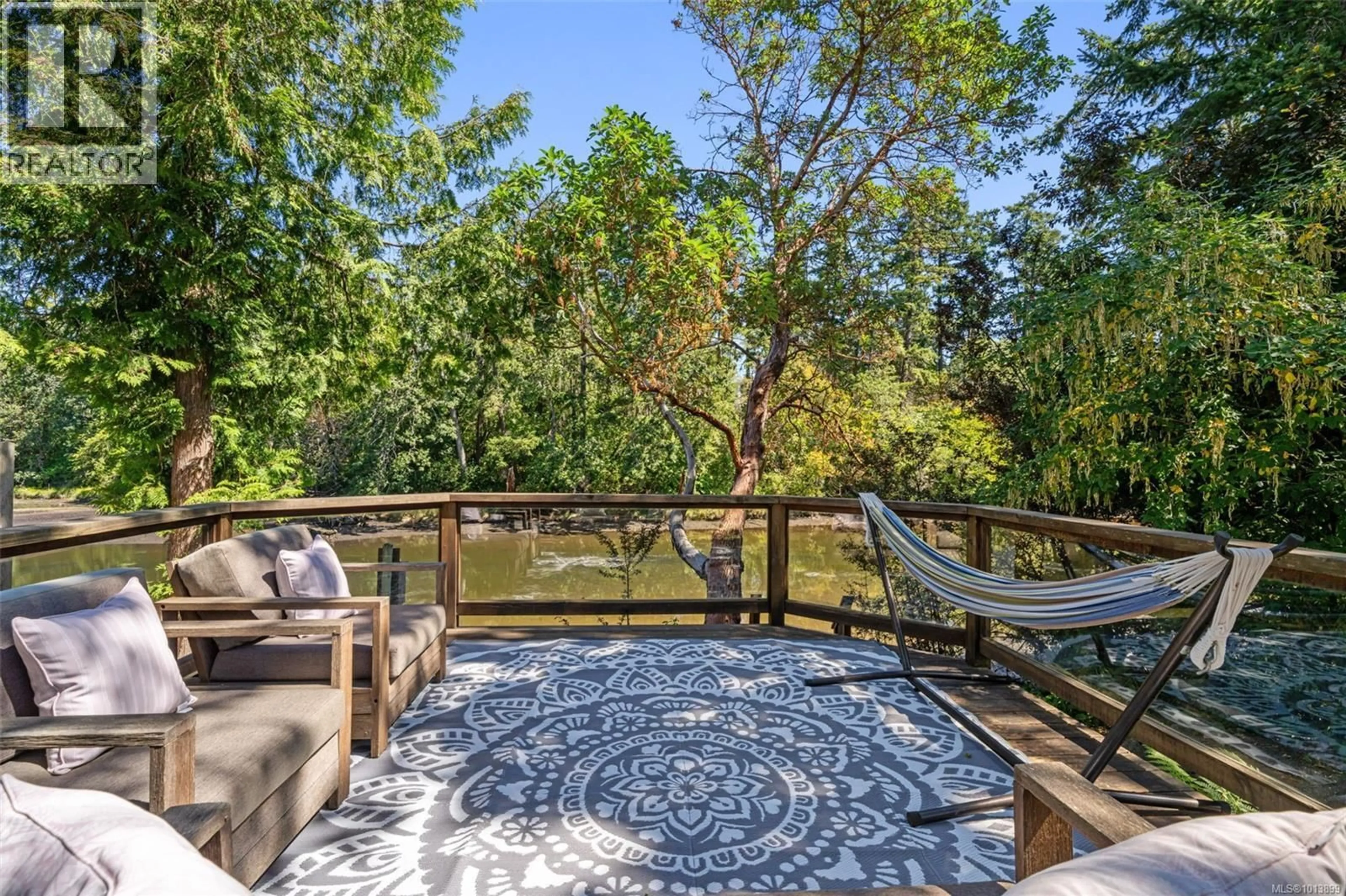 Patio, water/lake/river/ocean view for 920 ARUNDEL DRIVE, Saanich British Columbia V9A2C3