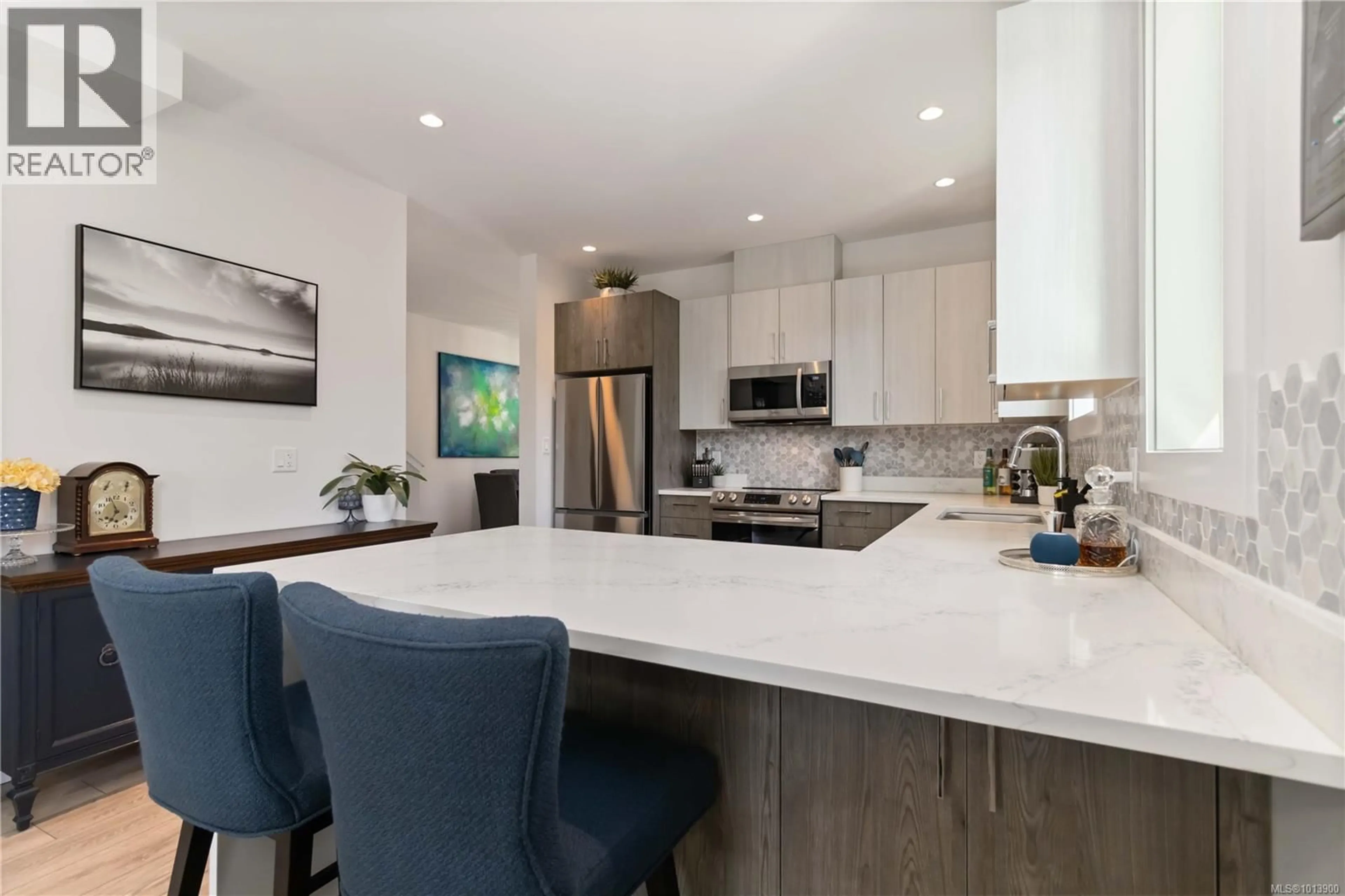 Open concept kitchen, ceramic/tile floor for 104 - 593 HANSEN AVENUE, Langford British Columbia V9B3G9