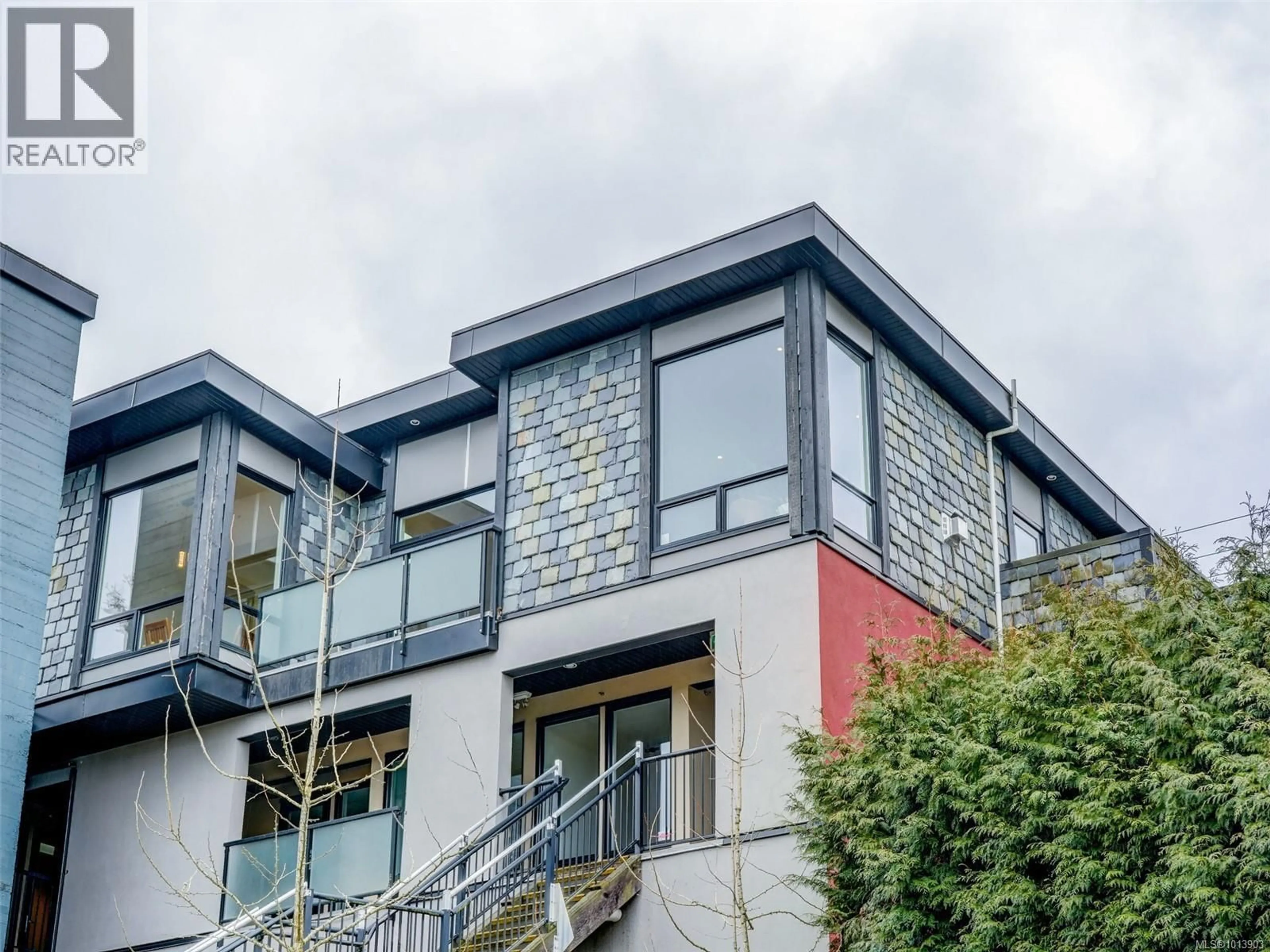 Home with brick exterior material, building for 302 - 6981 EAST SAANICH ROAD, Central Saanich British Columbia V8Z5Z2