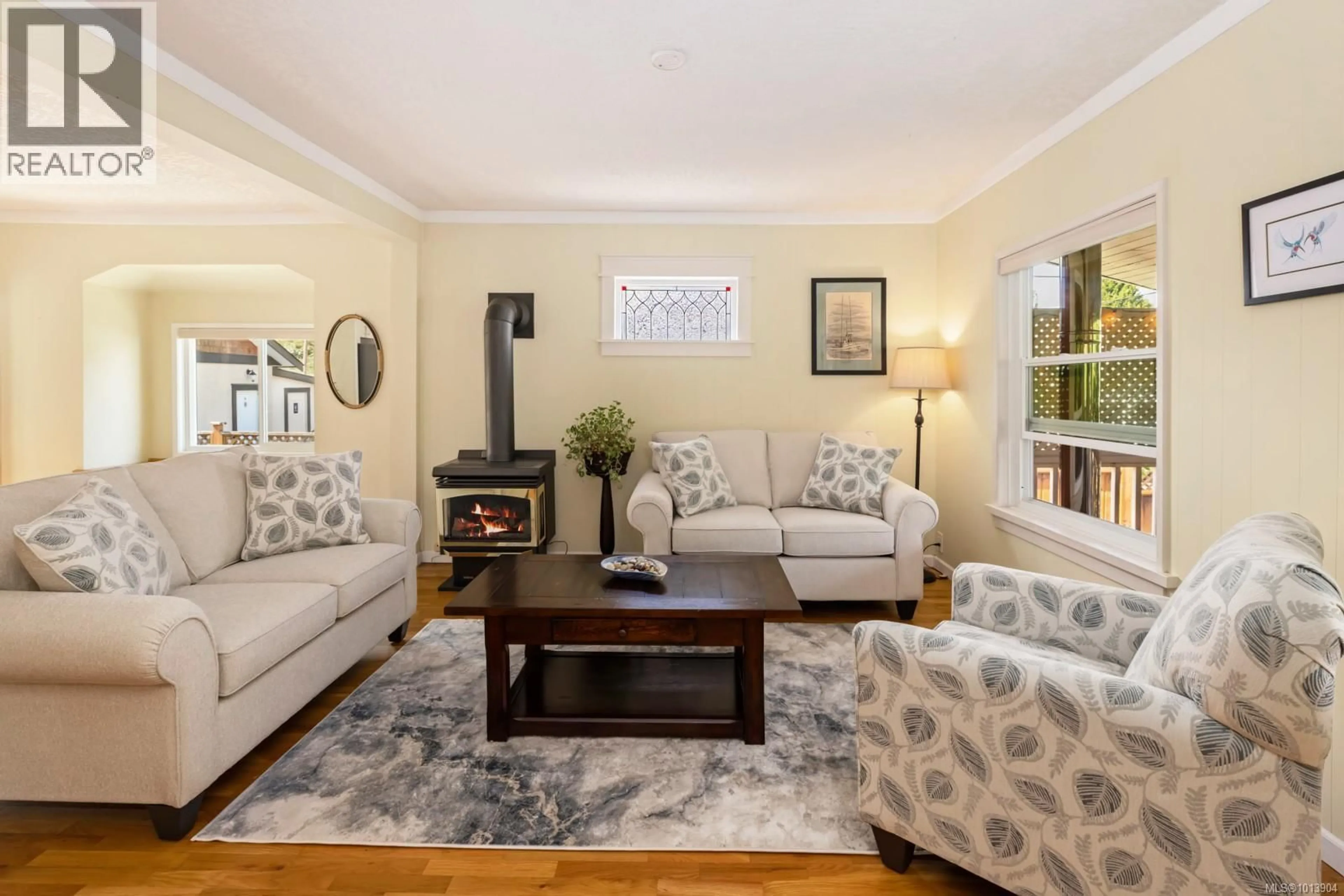 Living room with furniture, unknown for 3128 MAXWELL STREET, Chemainus British Columbia V0R1K2