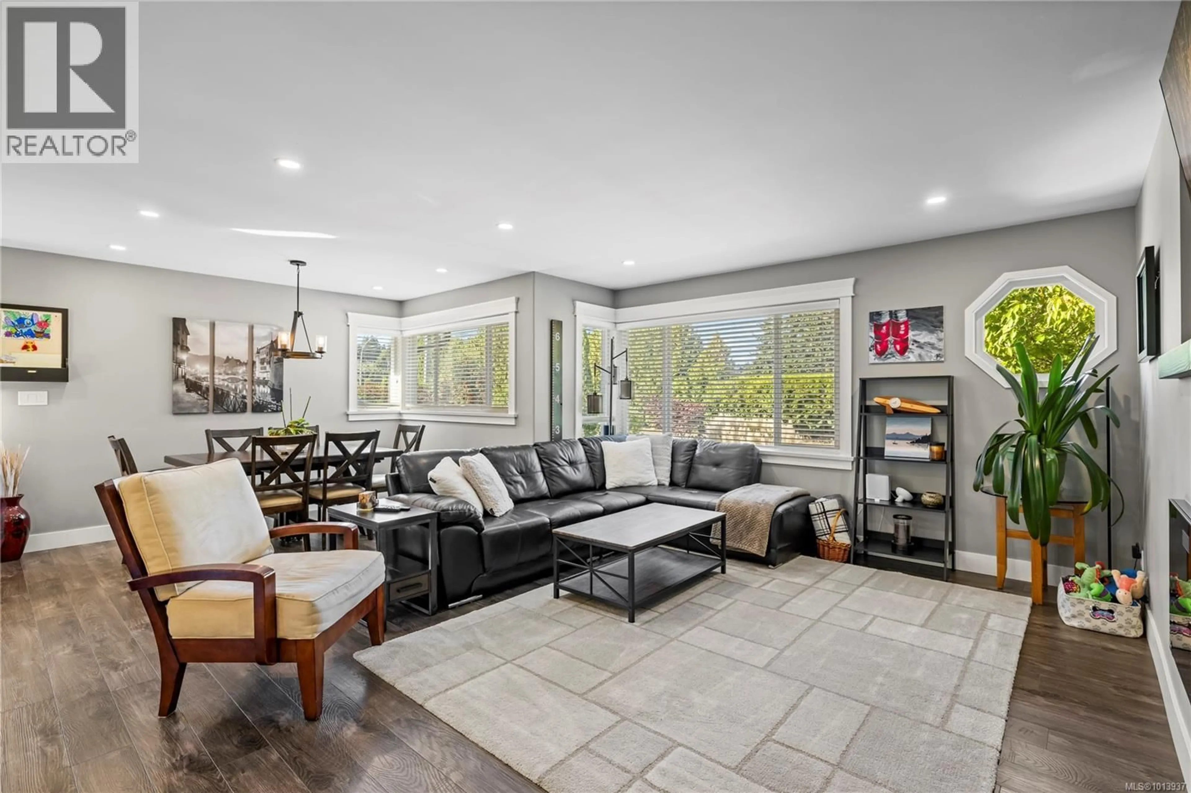 Living room with furniture, ceramic/tile floor for 5607 TURNER ROAD, Nanaimo British Columbia V9T6B3