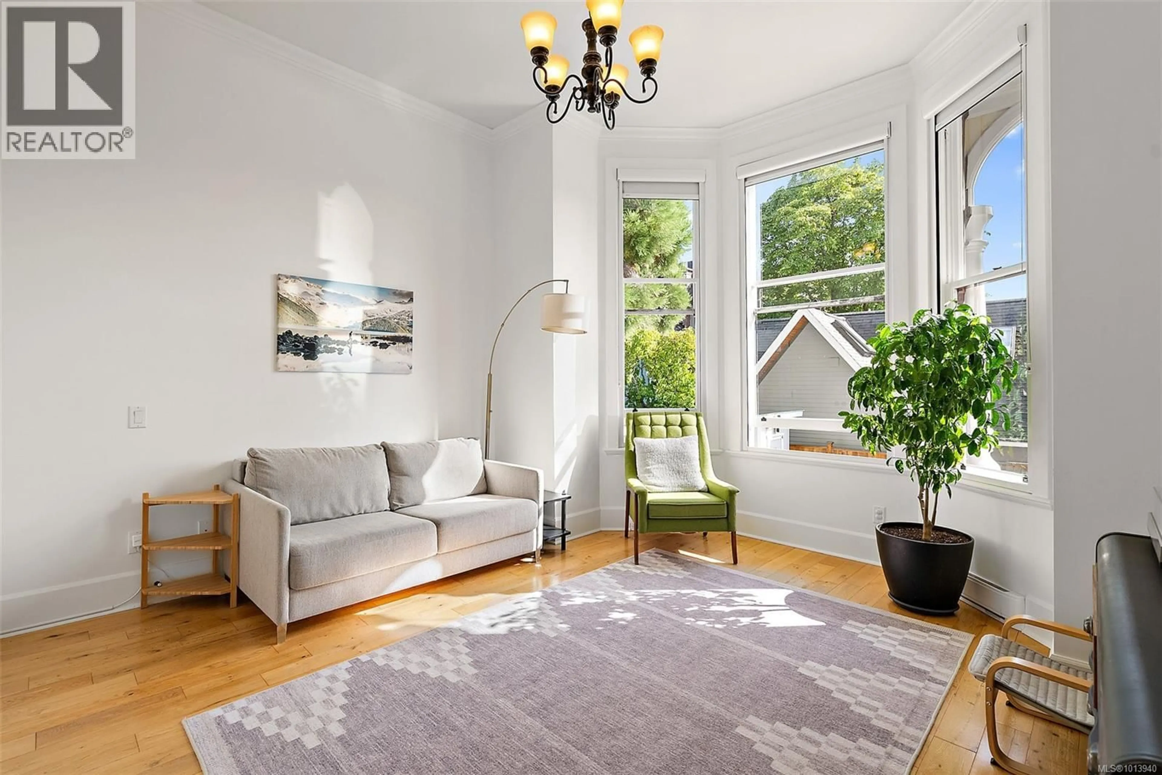 Living room with furniture, unknown for 2 - 1731 ALBERT AVENUE, Victoria British Columbia V8R1Y9
