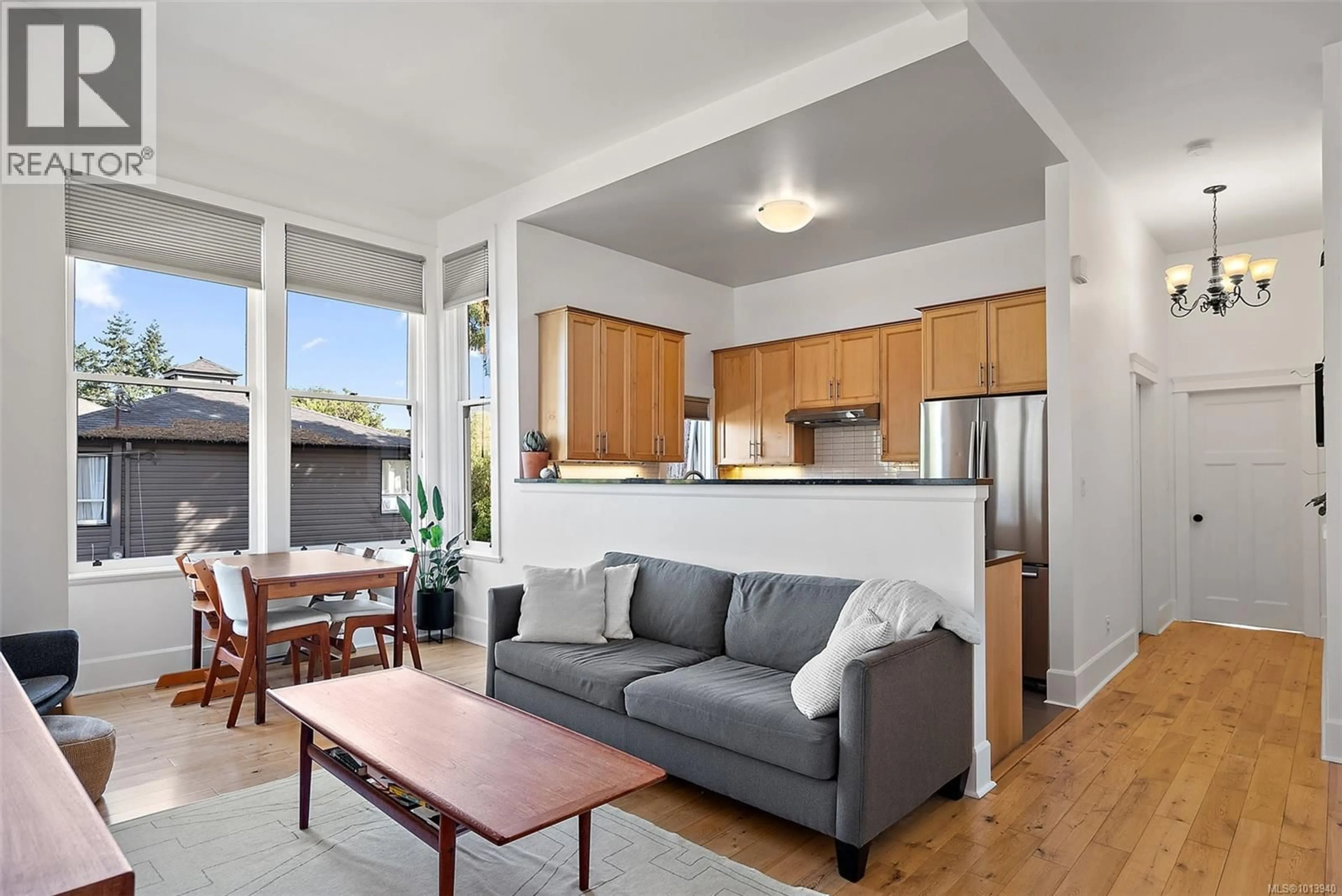Living room with furniture, unknown for 2 - 1731 ALBERT AVENUE, Victoria British Columbia V8R1Y9