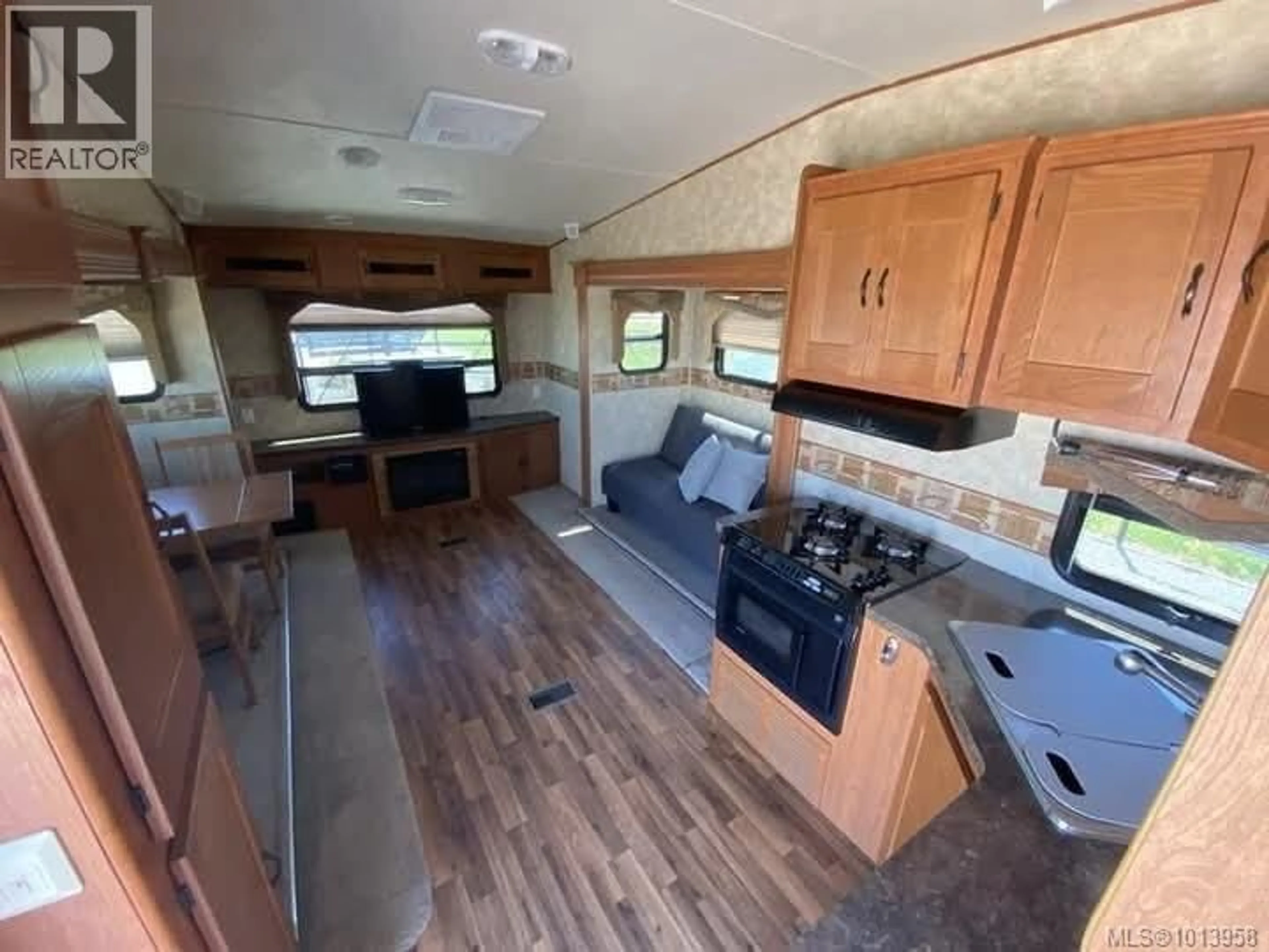 Standard kitchen, unknown for 124 - 747 OLD PLACE ROAD, Central Saanich British Columbia V8M0C3