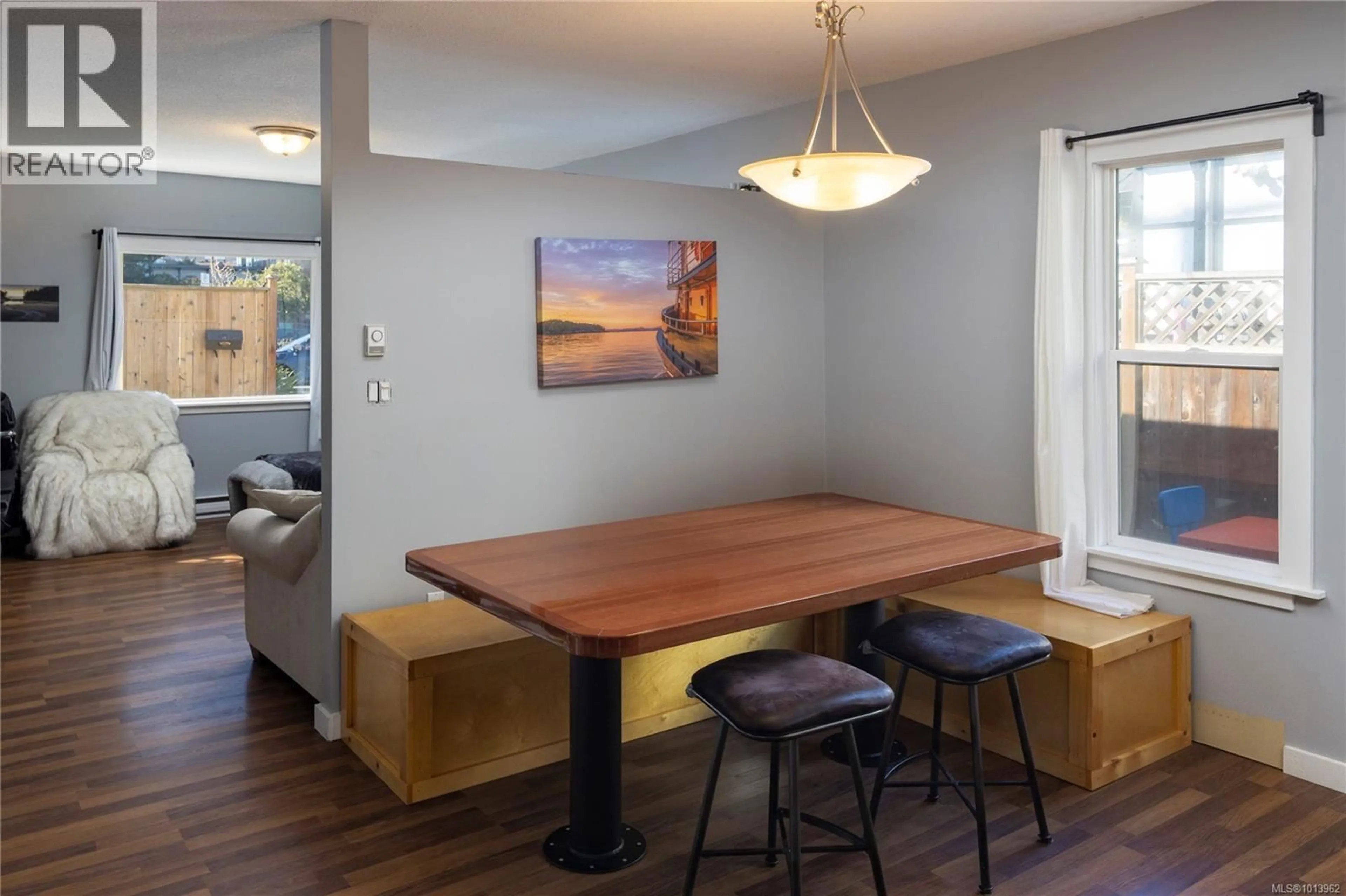 Dining room, wood/laminate floor for 948 MASON STREET, Victoria British Columbia V8T1A2