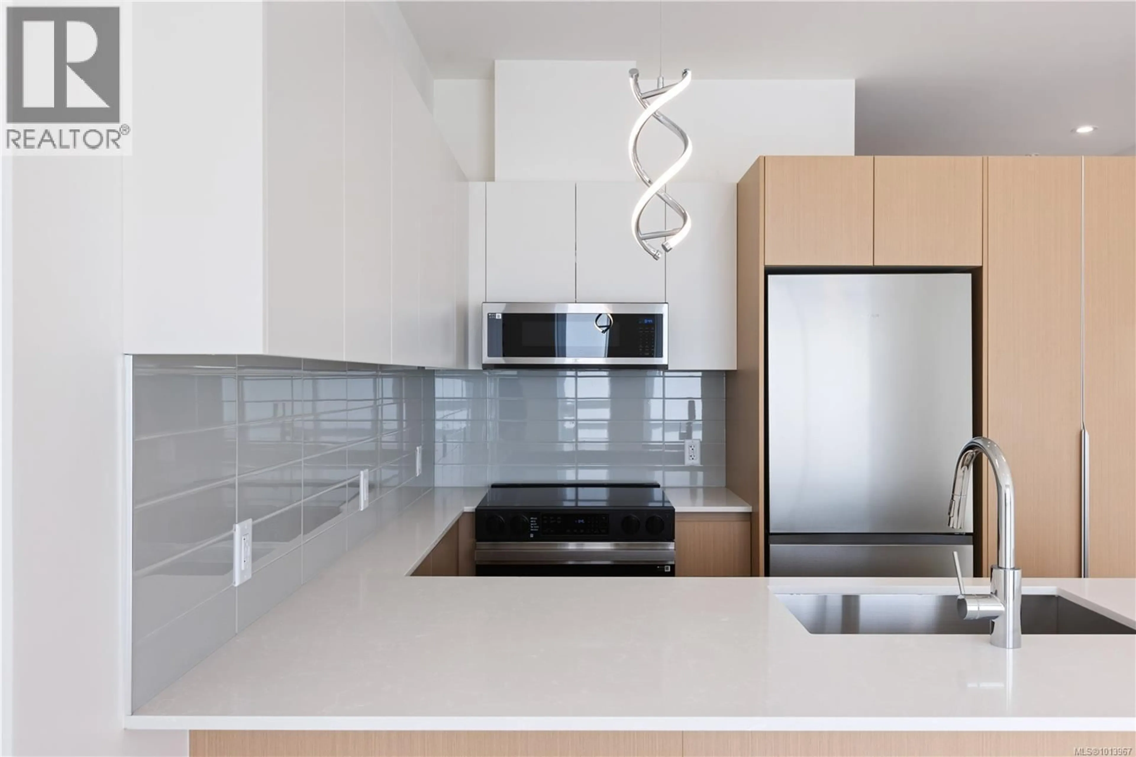 Standard kitchen, unknown for 214 - 2374 OAKVILLE AVENUE, Sidney British Columbia V8L1V5