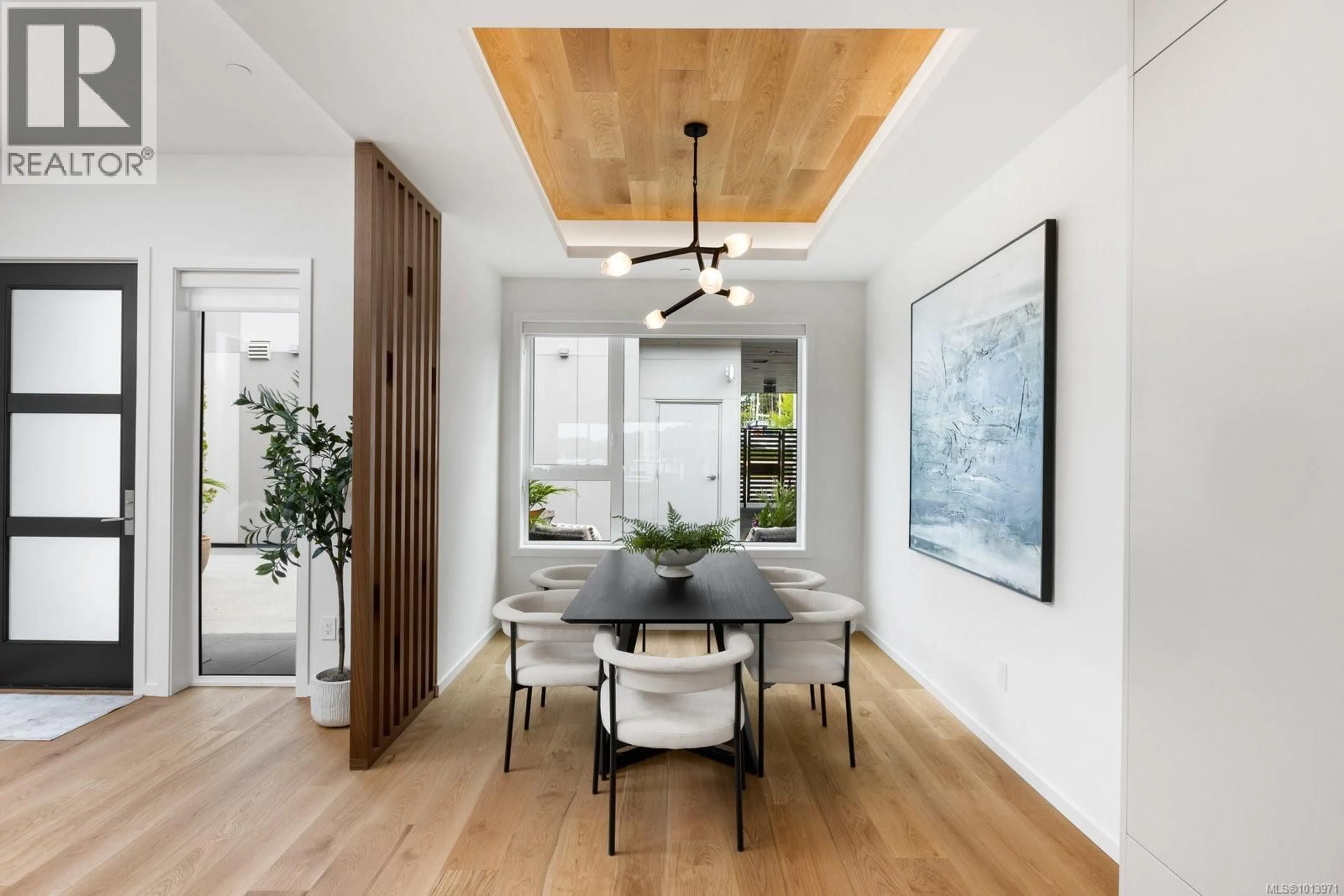 Dining room, wood/laminate floor for 201 - 2270 HARBOUR ROAD, Sidney British Columbia V8L2P6