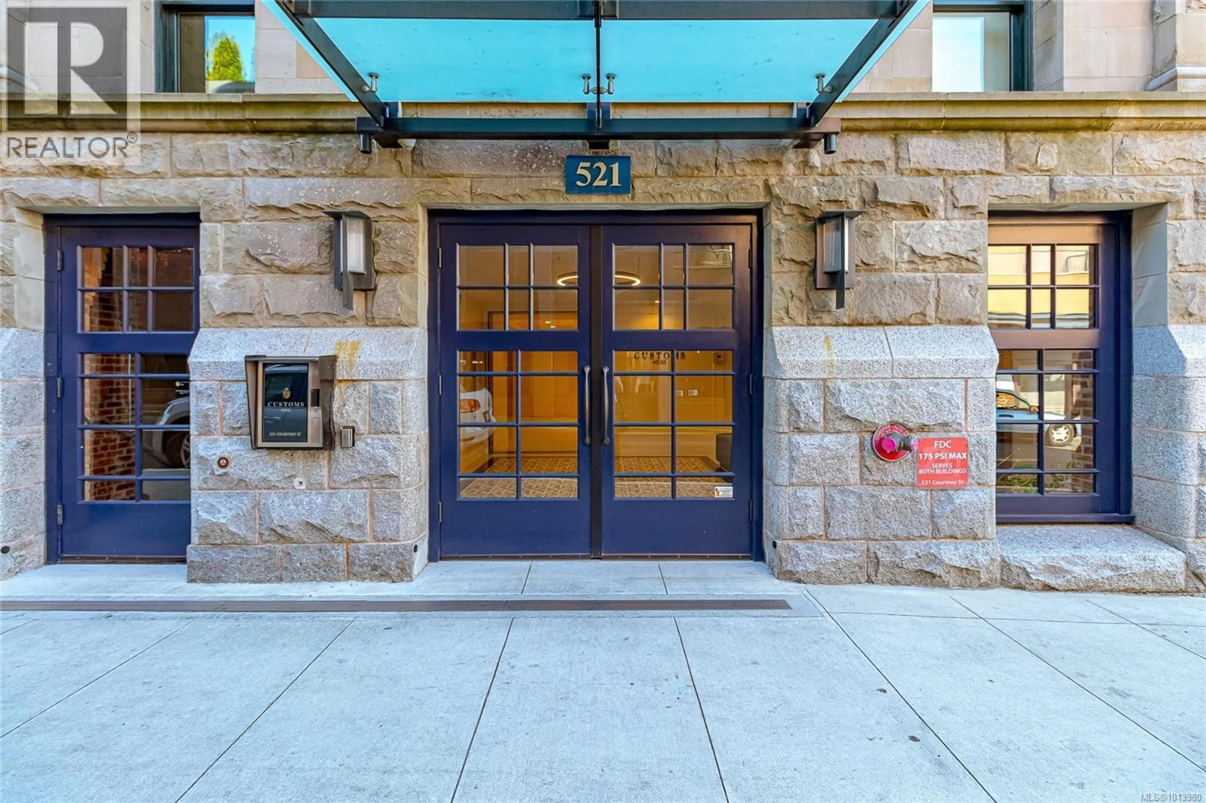 Indoor foyer for 314 - 521 COURTNEY STREET, Victoria British Columbia V8W0G6