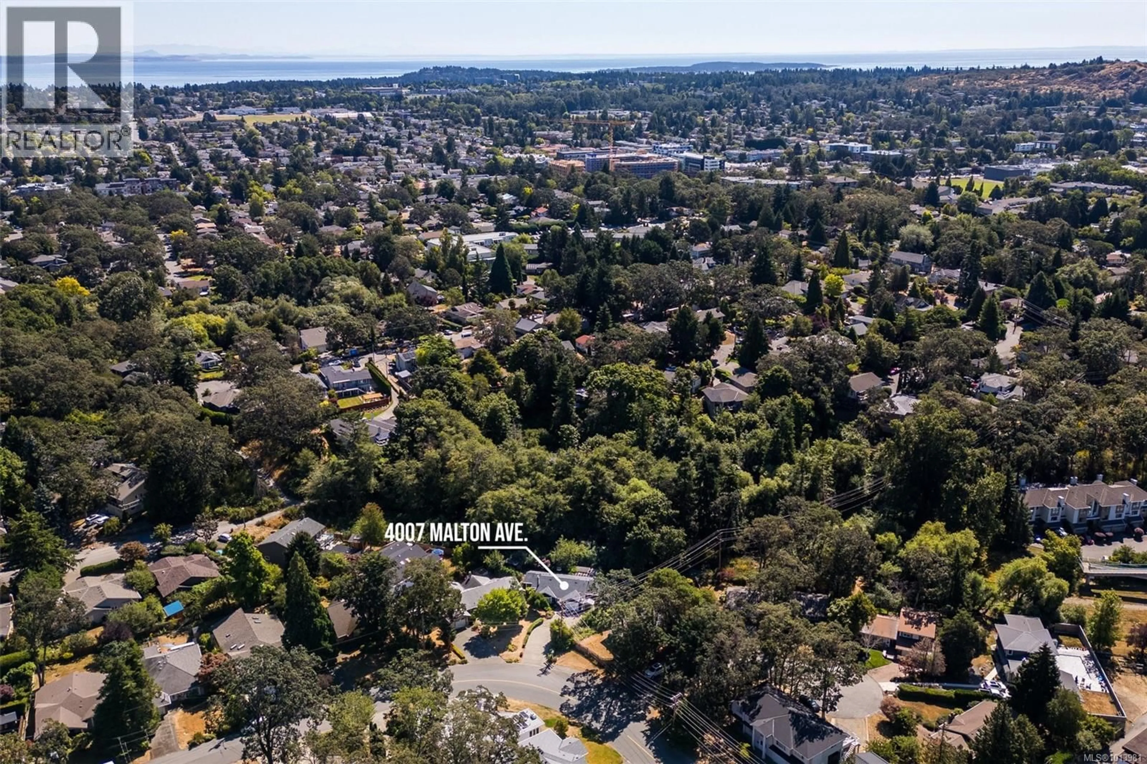 A pic from outside/outdoor area/front of a property/back of a property/a pic from drone, unknown for 4007 MALTON AVENUE, Saanich British Columbia V8X4W1