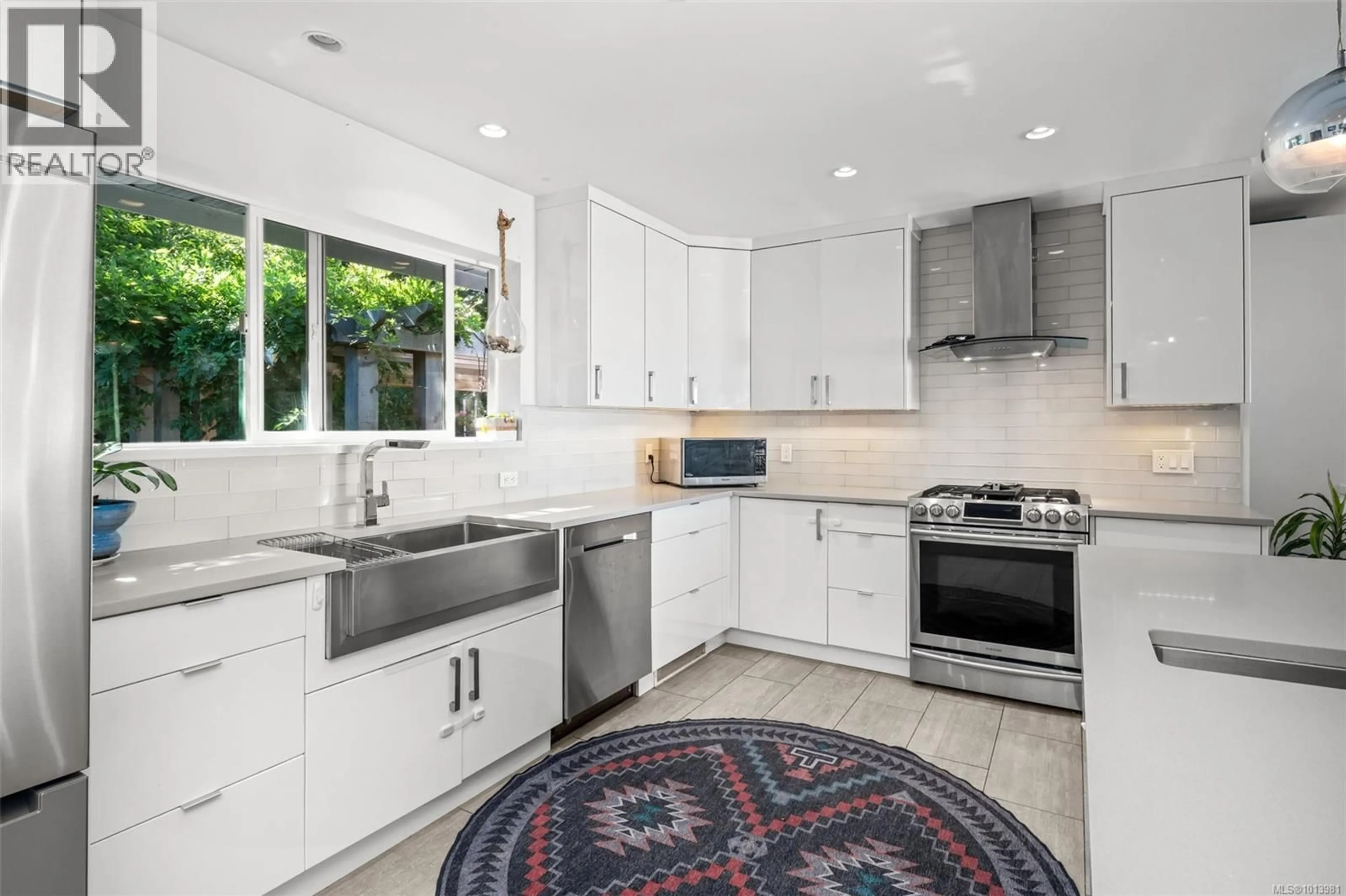 Contemporary kitchen, ceramic/tile floor for 4007 MALTON AVENUE, Saanich British Columbia V8X4W1