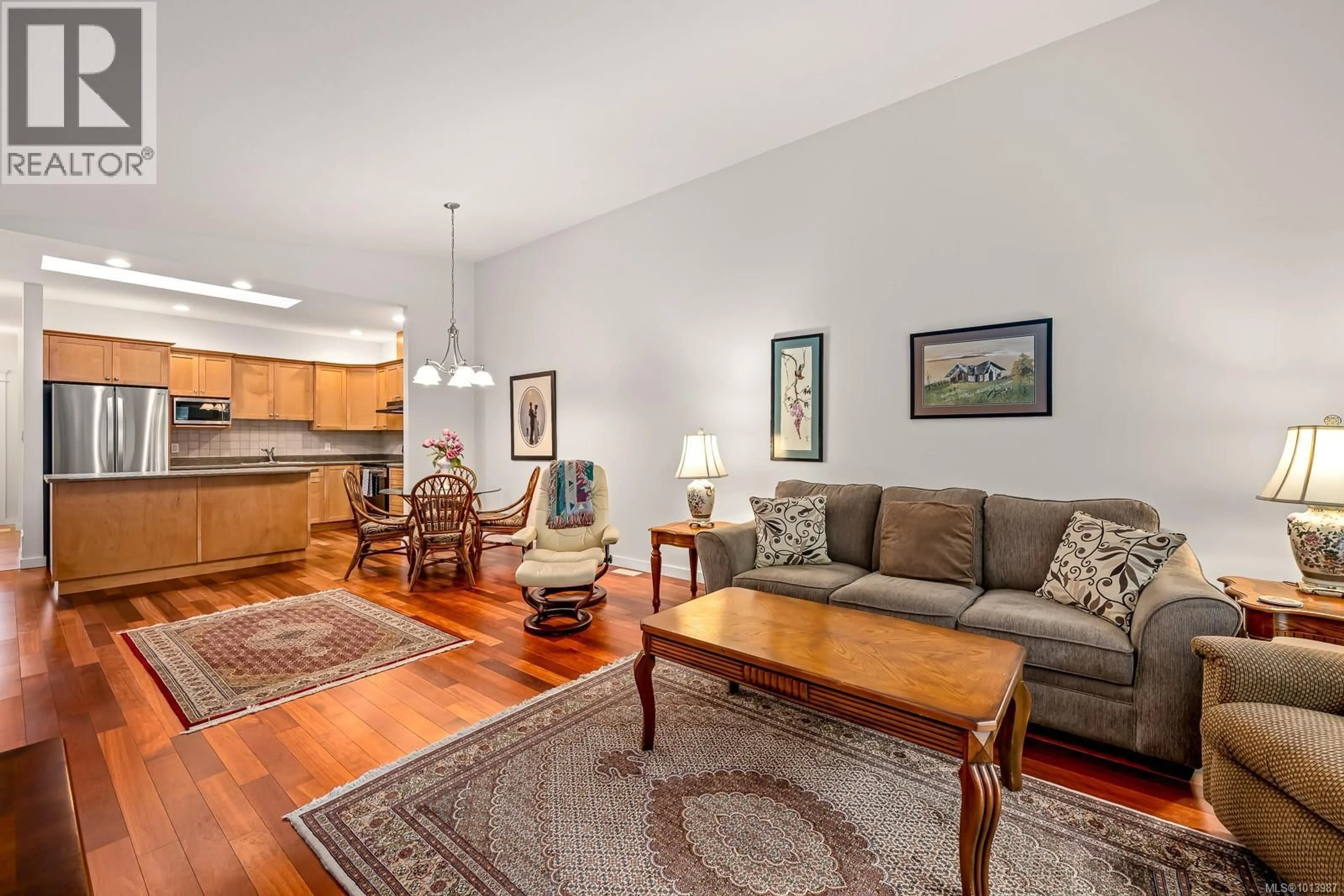 Living room with furniture, wood/laminate floor for 23 - 2001 BLUE JAY PLACE, Courtenay British Columbia V9N4A8