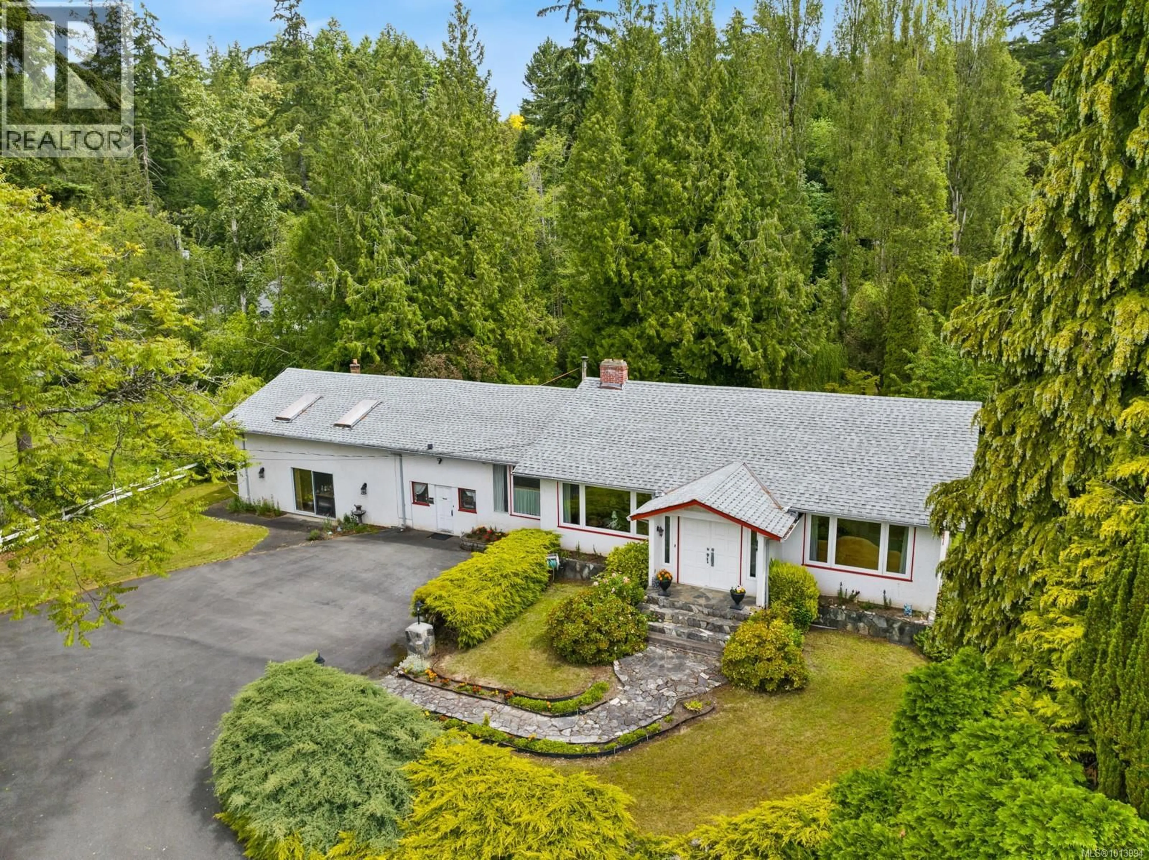 A pic from outside/outdoor area/front of a property/back of a property/a pic from drone, unknown for 3367 TRANS CANADA HIGHWAY, Cobble Hill British Columbia V0R1L7