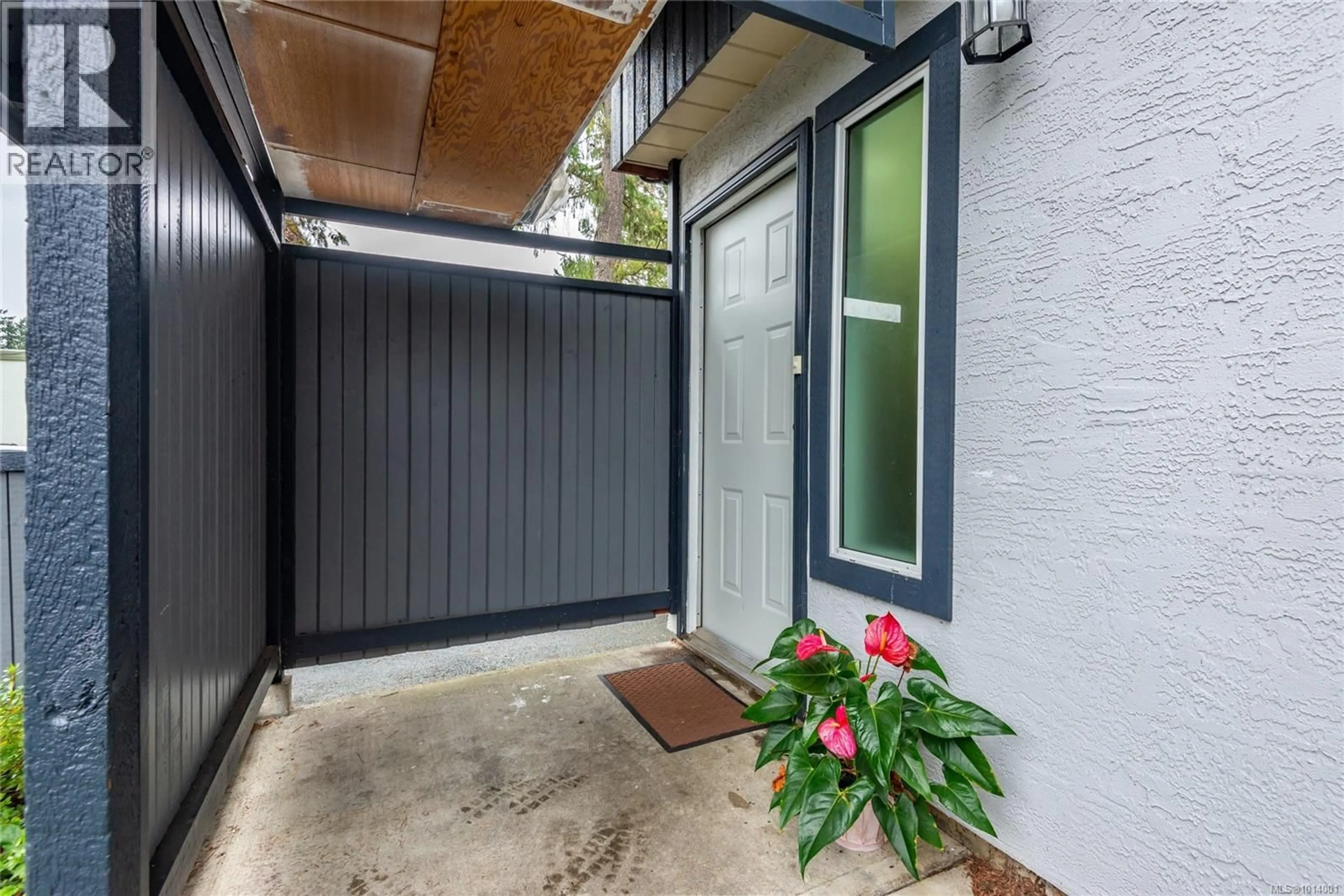 Indoor entryway for 1 - 158 BACK ROAD, Courtenay British Columbia V9N3W6