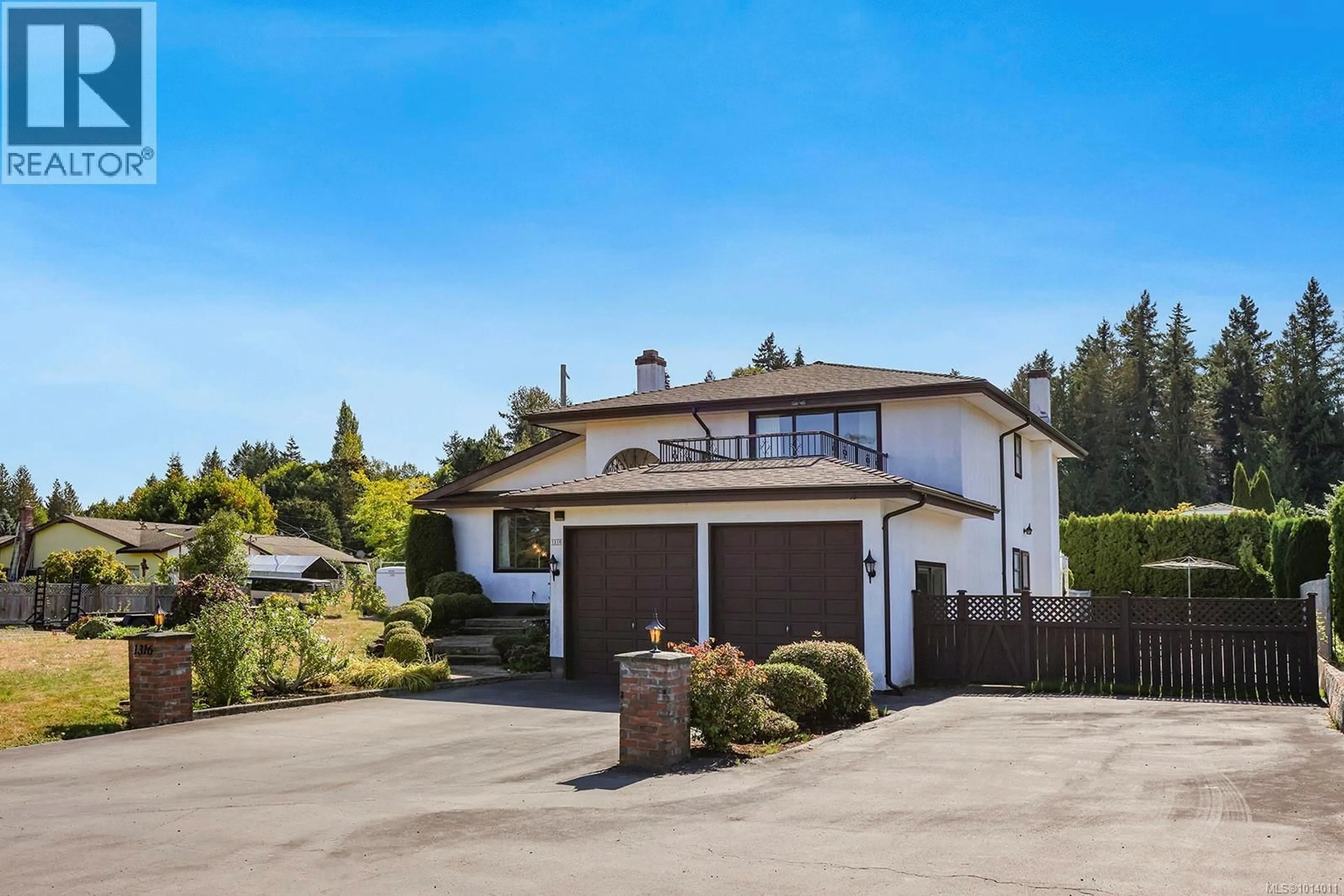 A pic from outside/outdoor area/front of a property/back of a property/a pic from drone, street for 1316 GILLEY CRESCENT, Parksville British Columbia V9P1W9