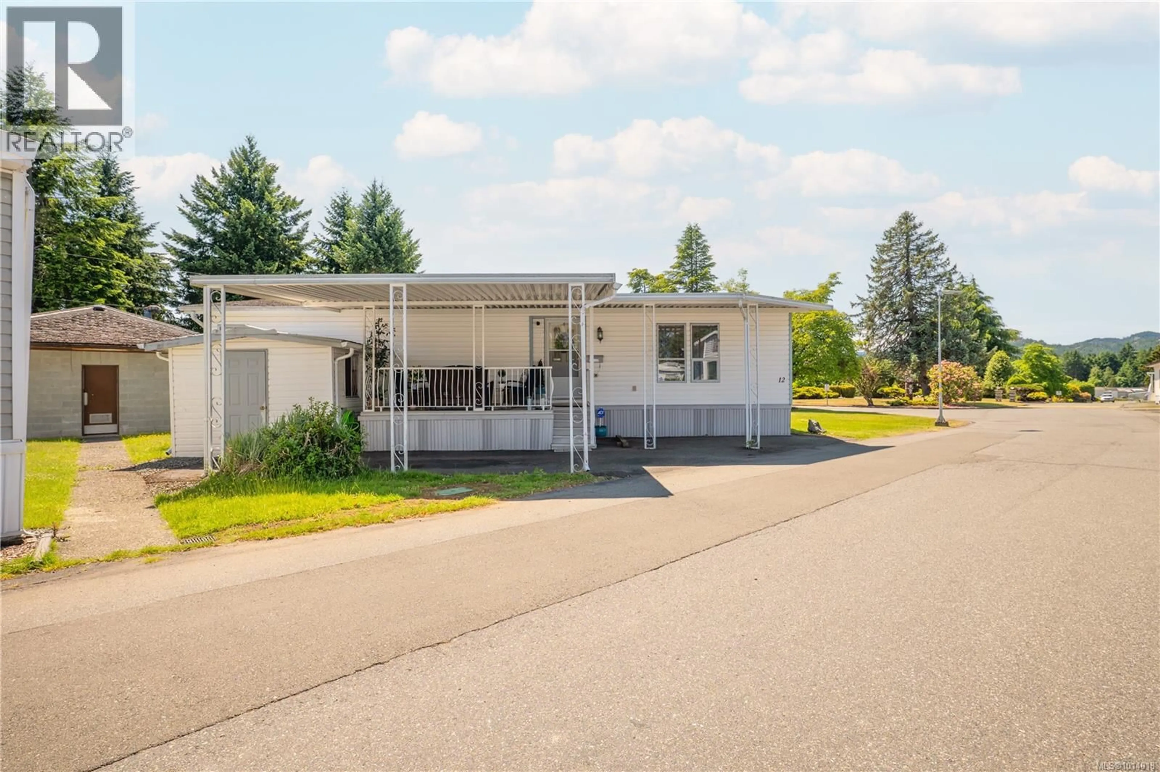Home with vinyl exterior material, street for 12 - 6245 METRAL DRIVE, Nanaimo British Columbia V4T2L9