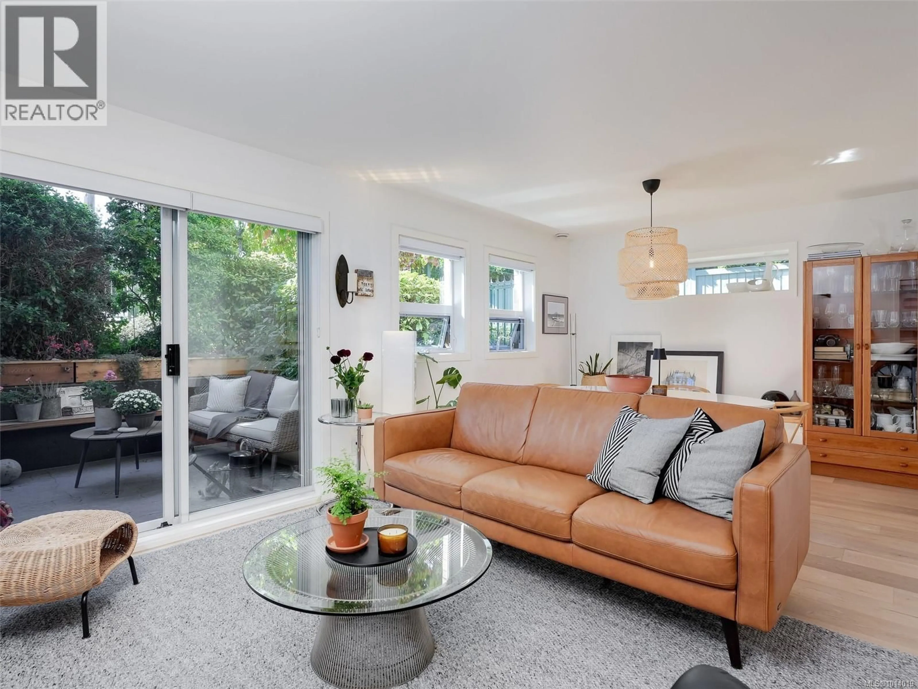 Living room with furniture, unknown for 101 - 1037 RICHARDSON STREET, Victoria British Columbia V8V3C6