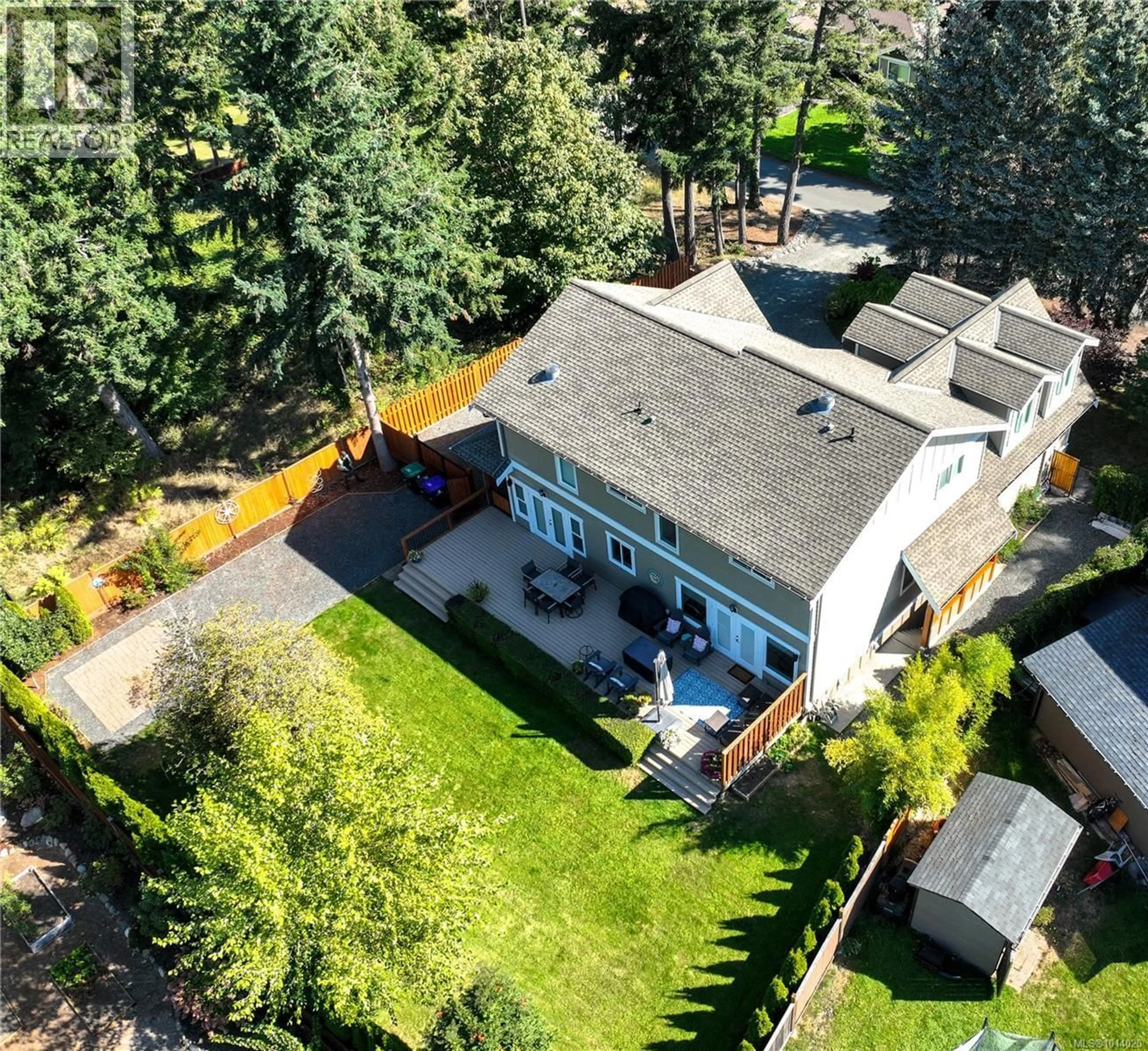 A pic from outside/outdoor area/front of a property/back of a property/a pic from drone, unknown for 431 BUTCHERS ROAD, Comox British Columbia V9M3W6
