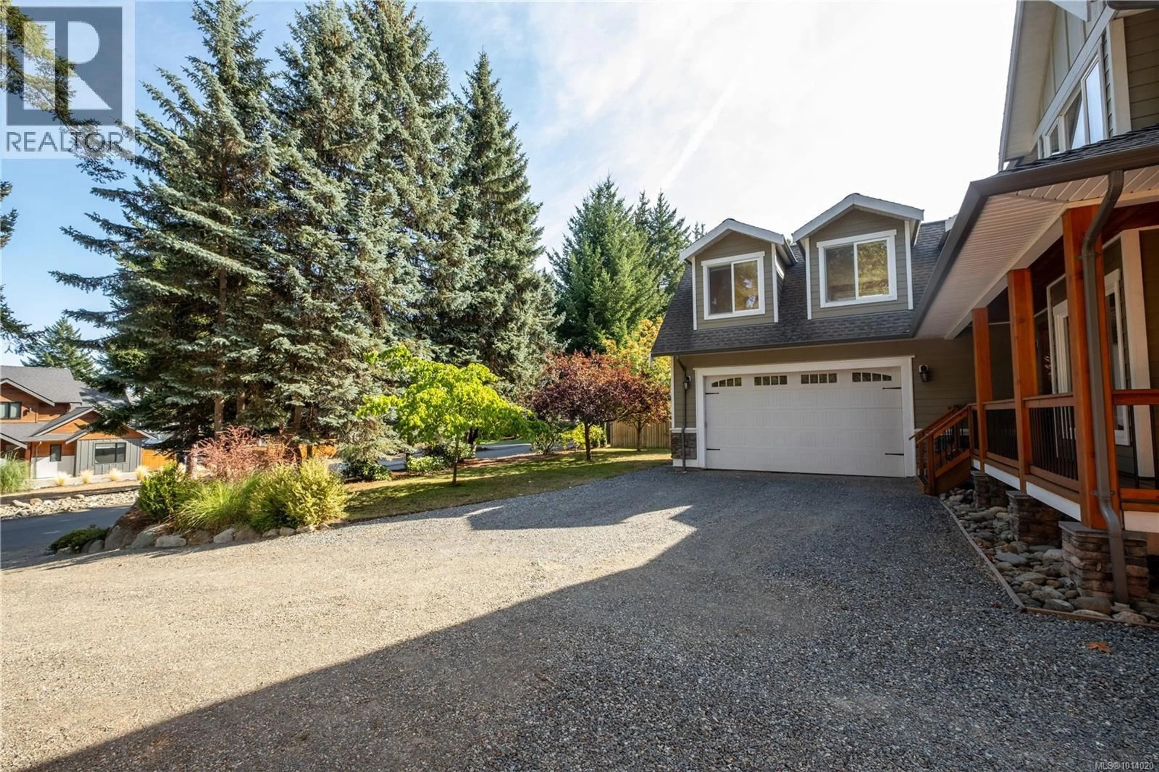 Home with vinyl exterior material, street for 431 BUTCHERS ROAD, Comox British Columbia V9M3W6