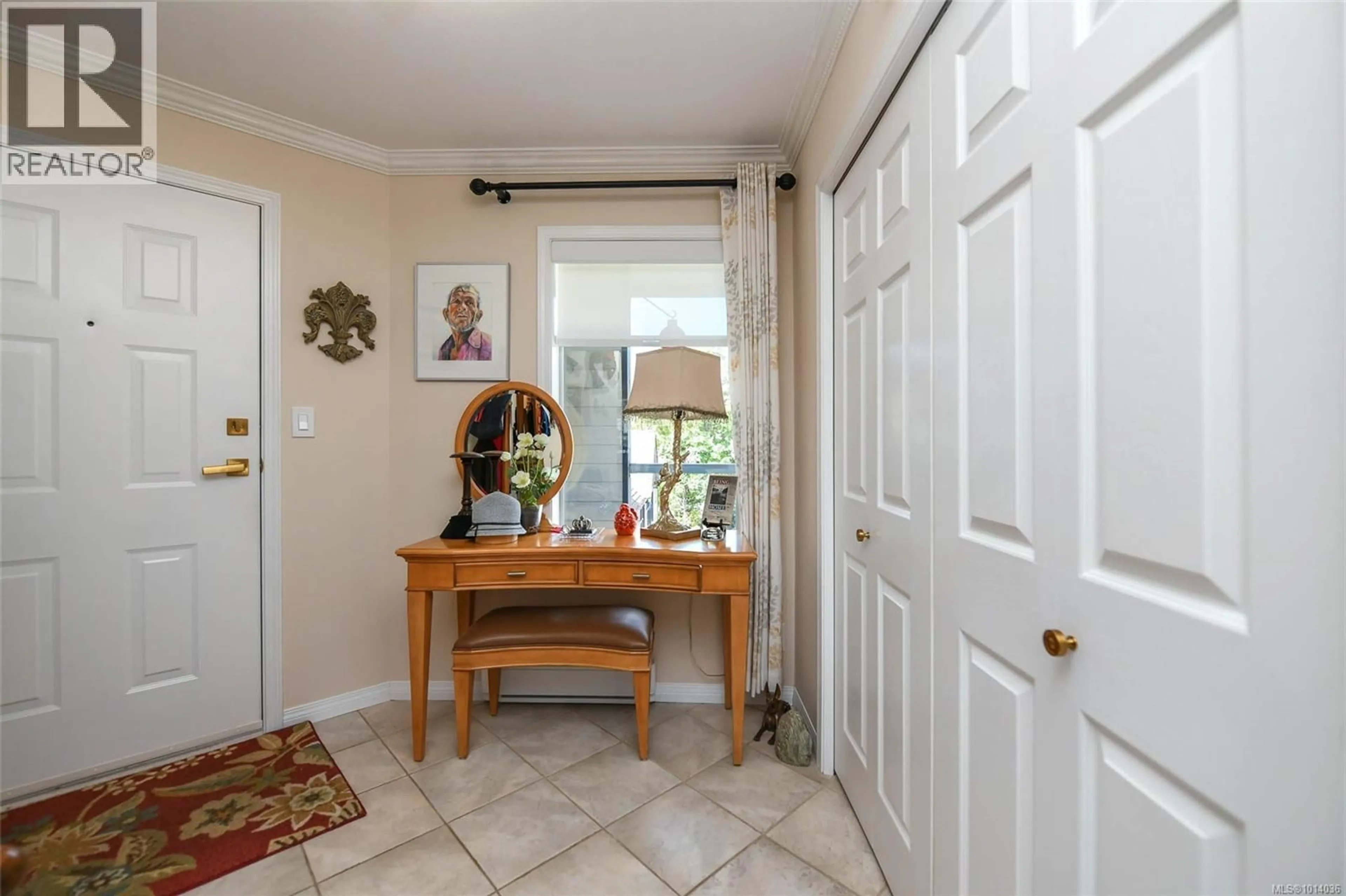 Indoor entryway for 302 - 501 4TH STREET, Courtenay British Columbia V9N1H3