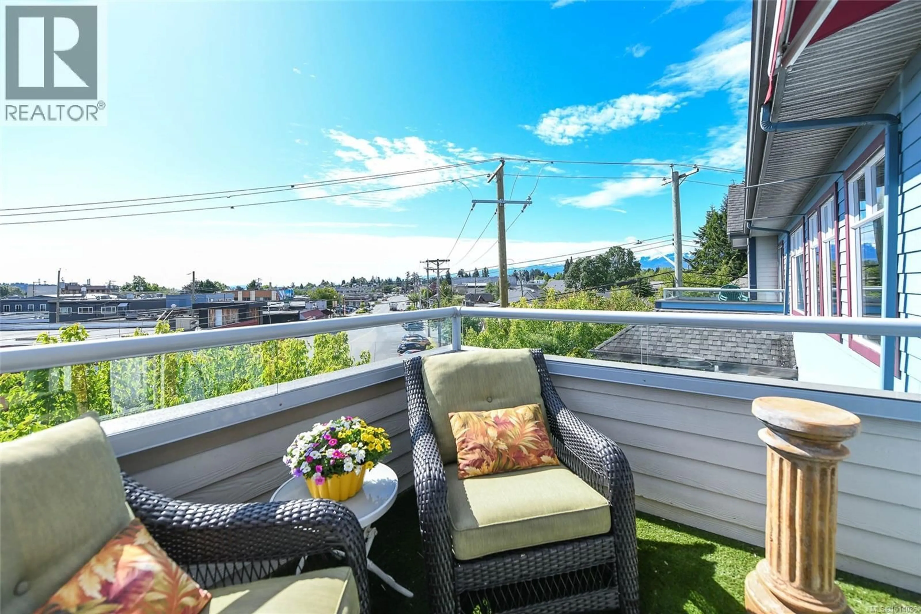 Patio, water/lake/river/ocean view for 302 - 501 4TH STREET, Courtenay British Columbia V9N1H3