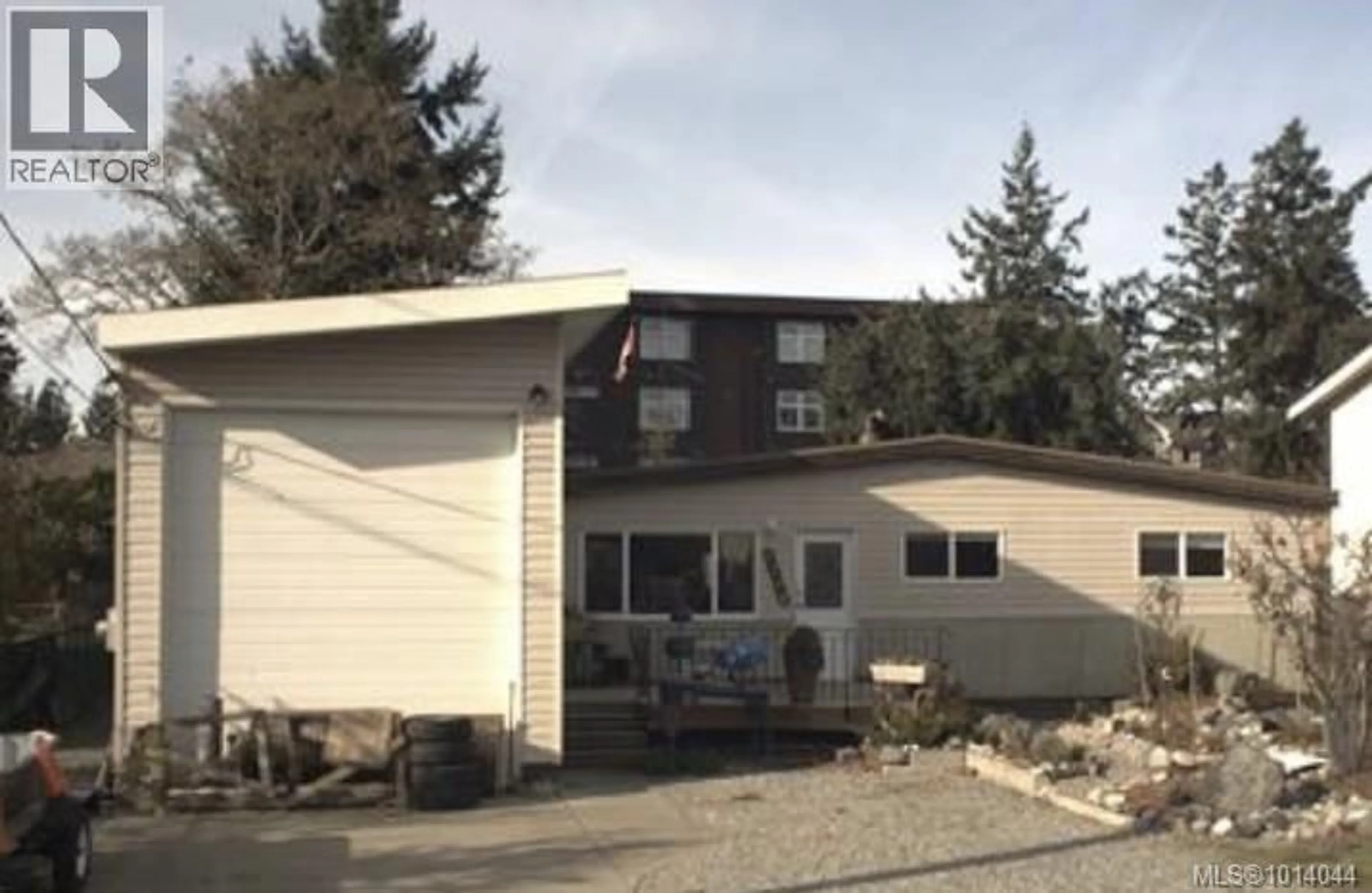 Home with vinyl exterior material, unknown for 2706 CLAUDE ROAD, Langford British Columbia V9B3T6