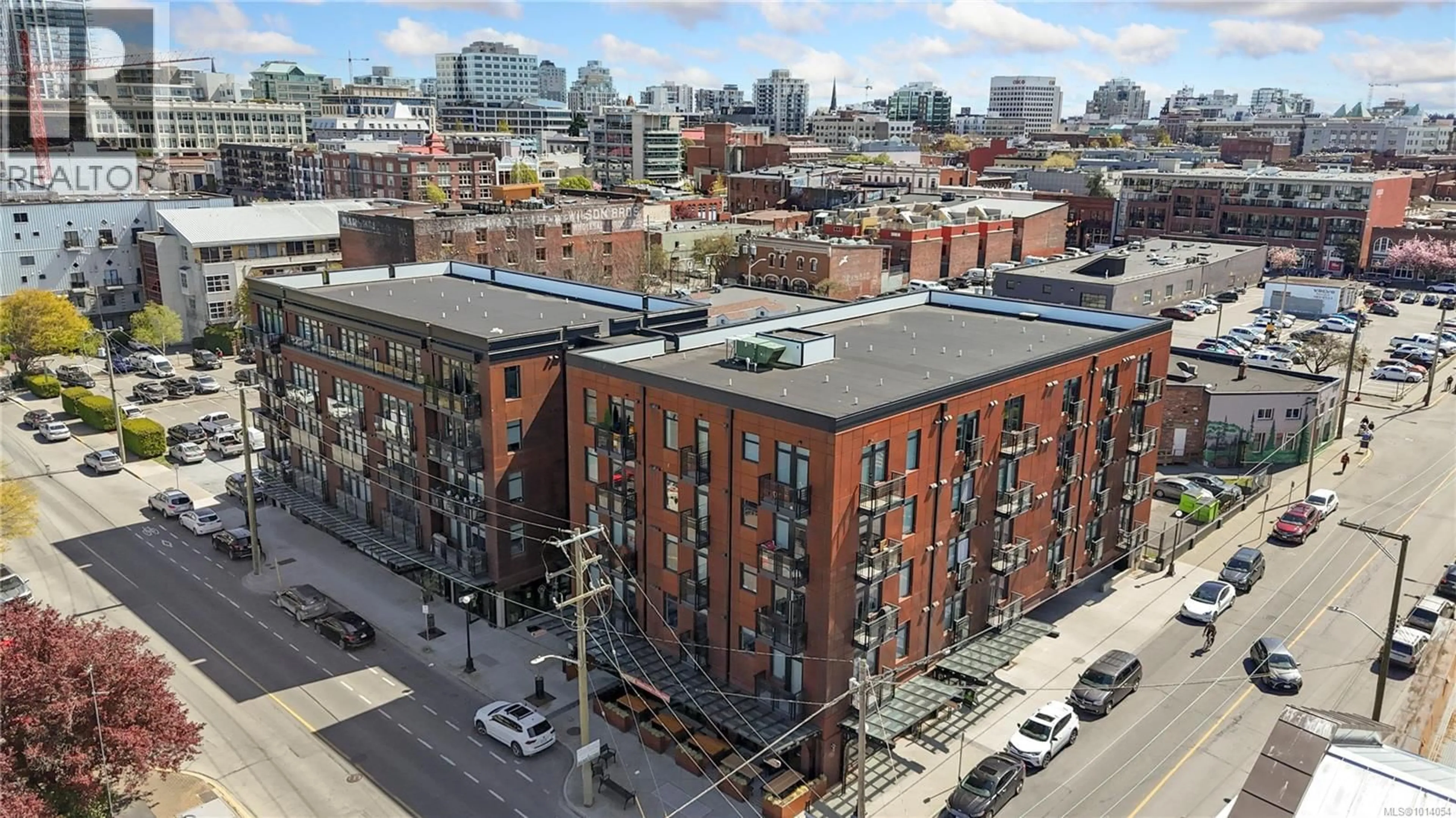 A pic from outside/outdoor area/front of a property/back of a property/a pic from drone, city buildings view from balcony for 515 - 515 CHATHAM STREET, Victoria British Columbia V8T0C8