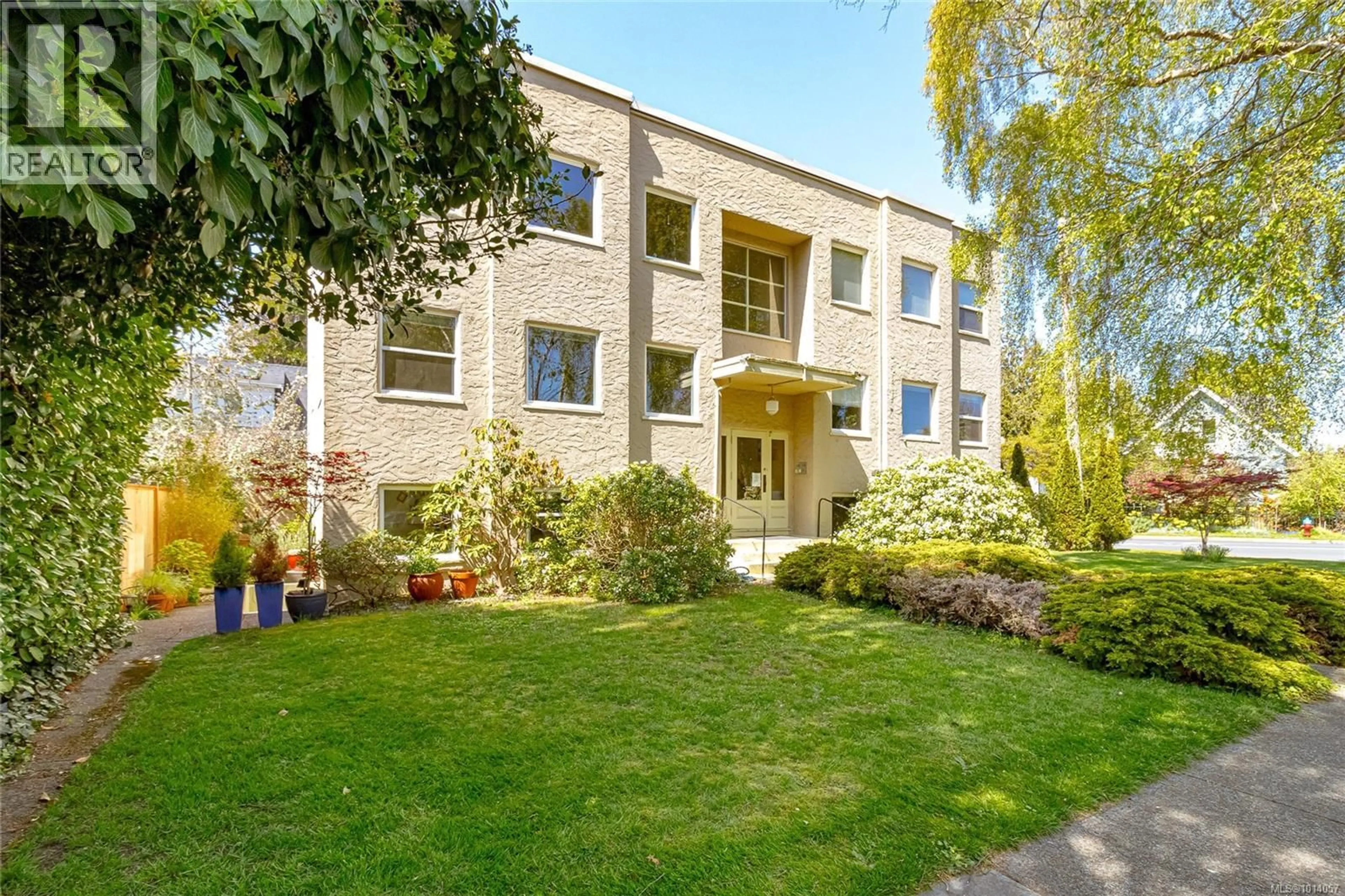 Patio, street for 370 RICHMOND AVENUE, Victoria British Columbia V8S3Y1