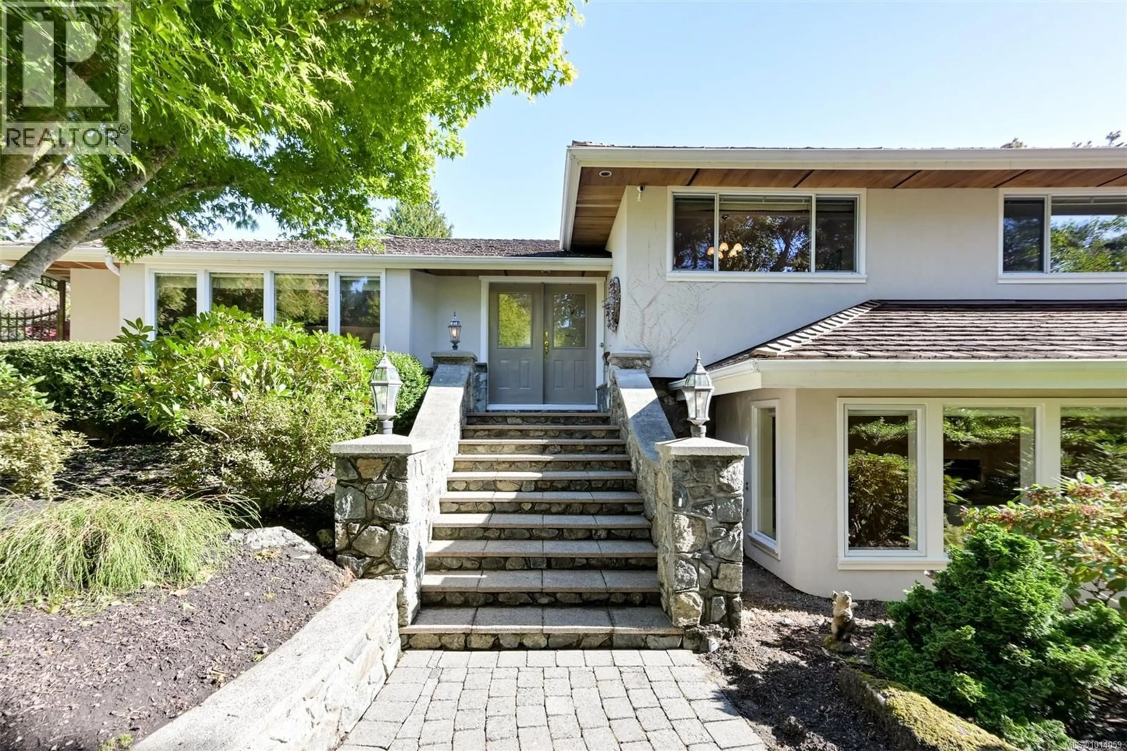 Unknown for 2886 TUDOR AVENUE, Saanich British Columbia V8N1M1