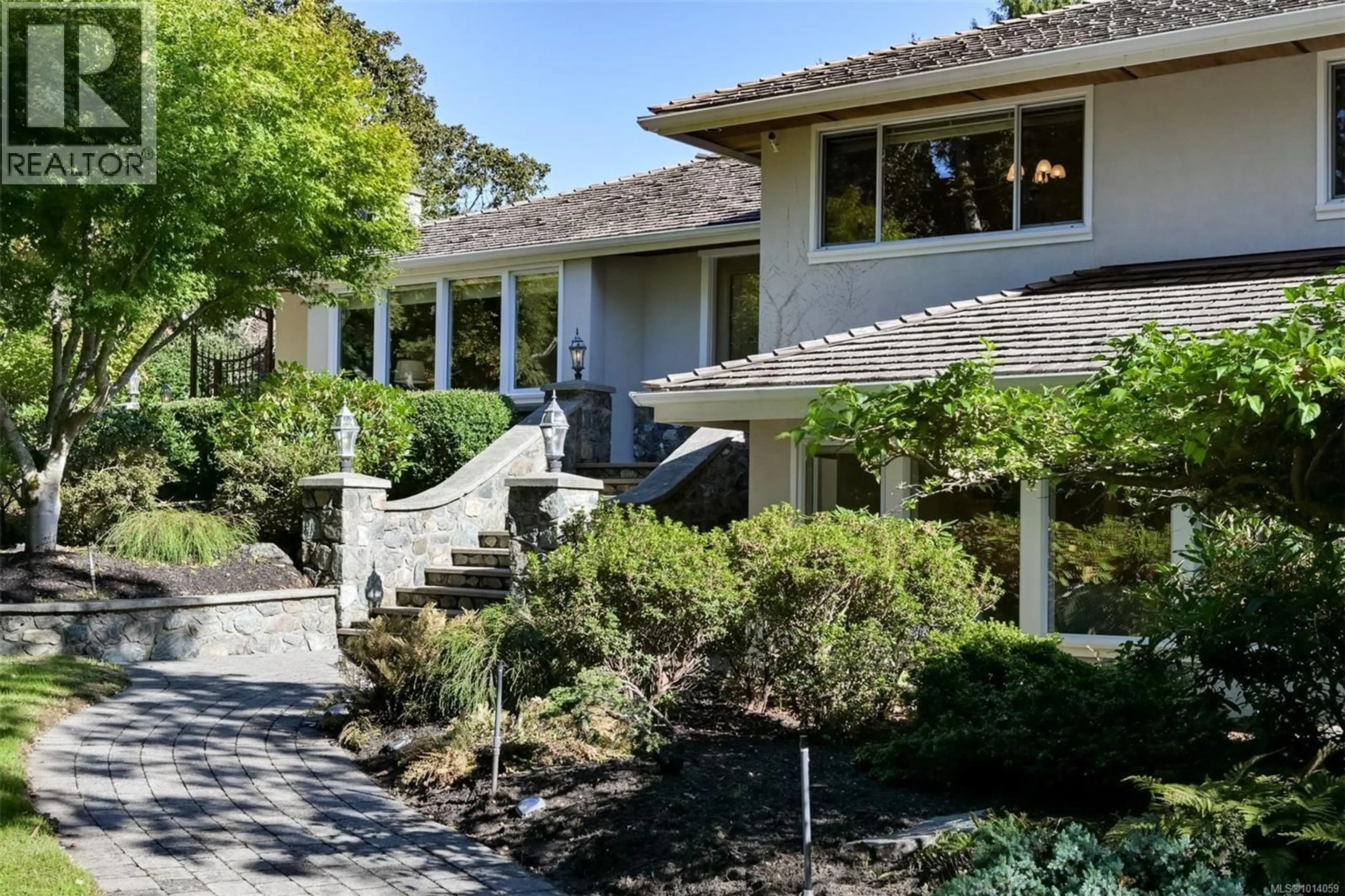 Unknown for 2886 TUDOR AVENUE, Saanich British Columbia V8N1M1