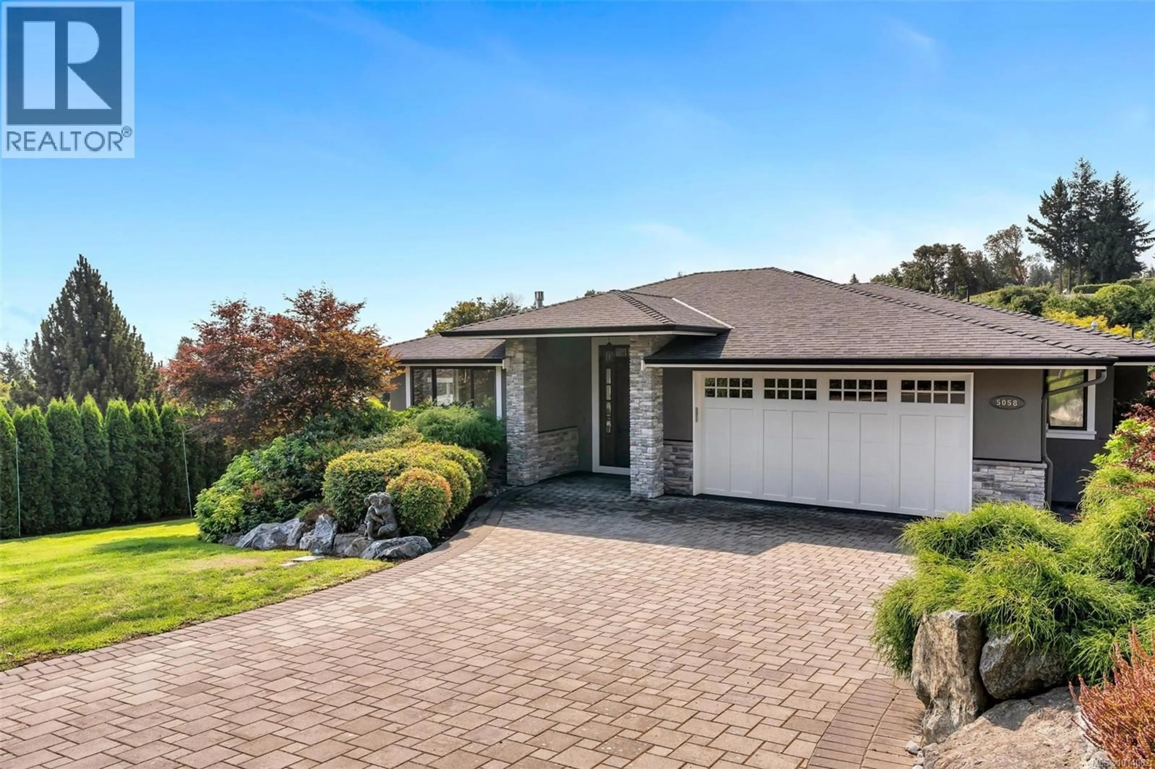 Home with vinyl exterior material, street for 5058 CATALINA TERRACE, Saanich British Columbia V8Y2A5
