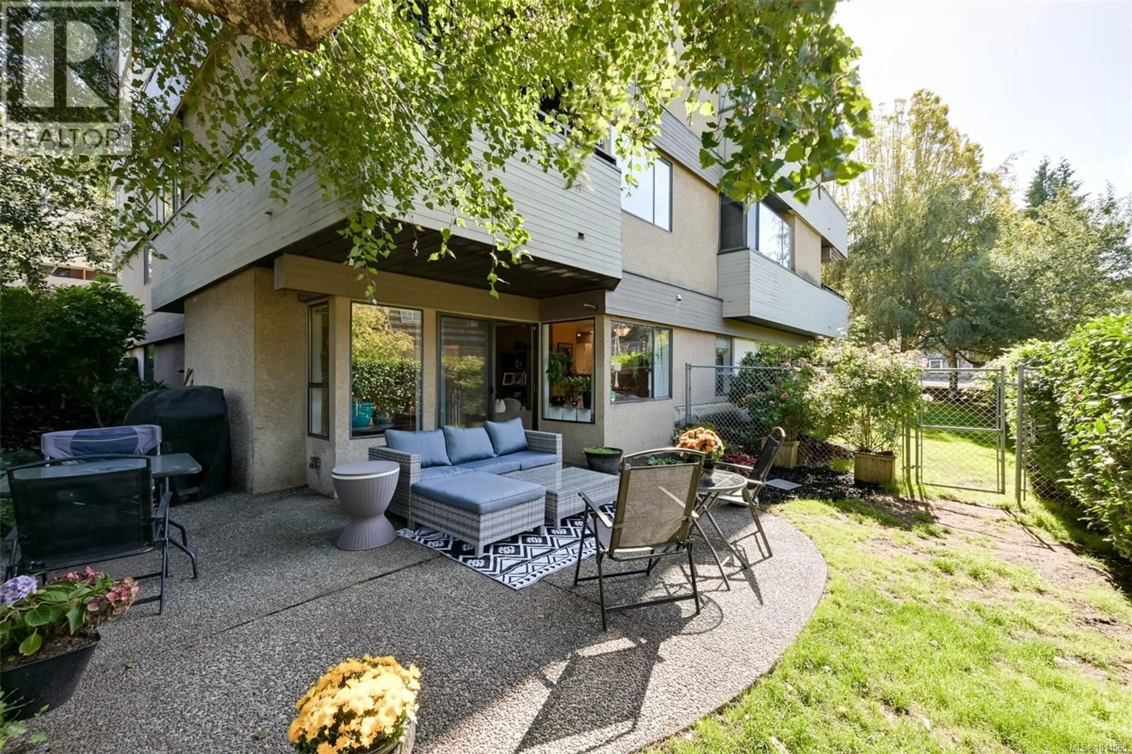 Patio, street for 101 - 3274 GLASGOW AVENUE, Saanich British Columbia V8X1M2