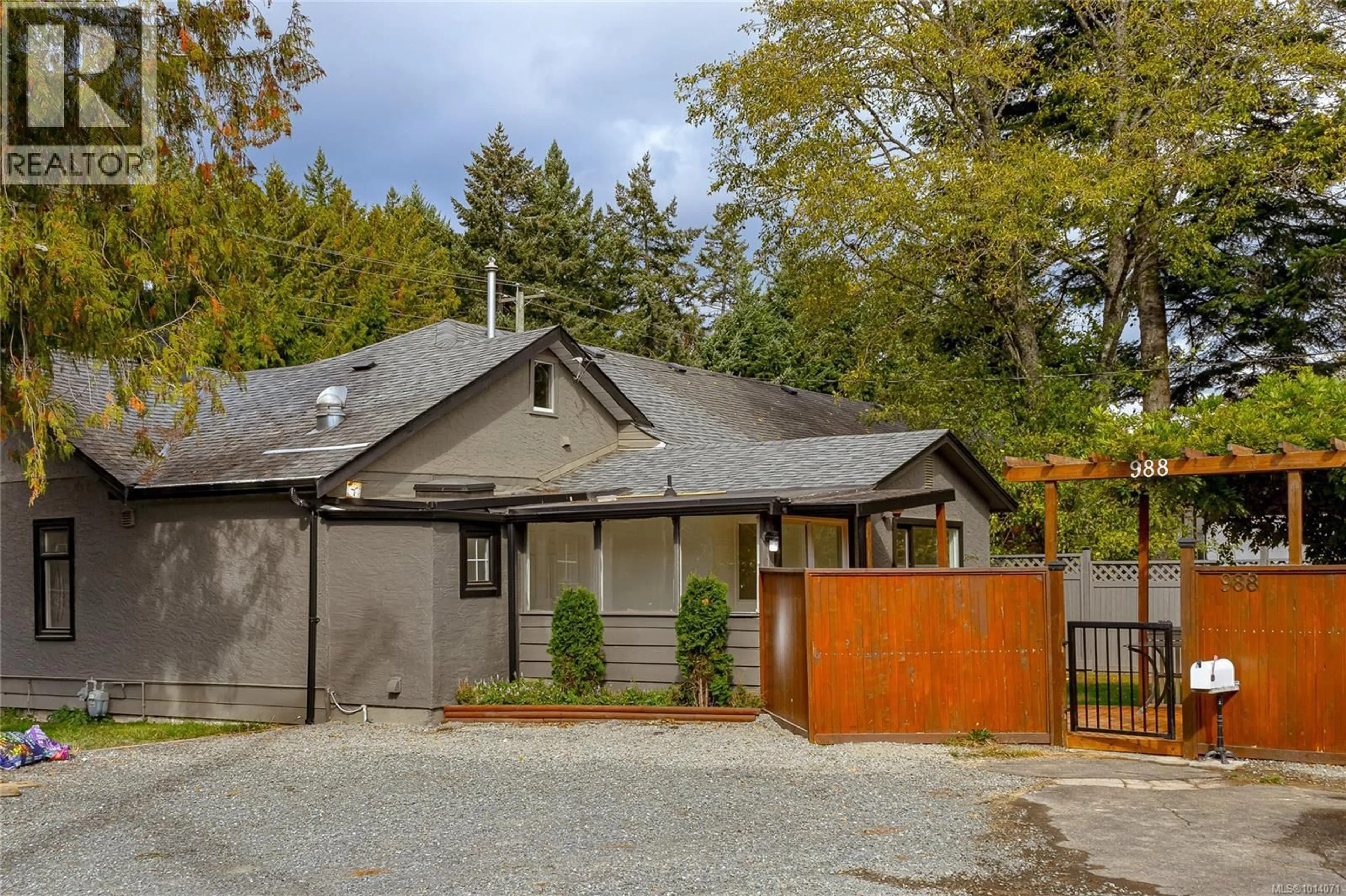 Unknown for 988 LATORIA ROAD, Langford British Columbia V9C3A8