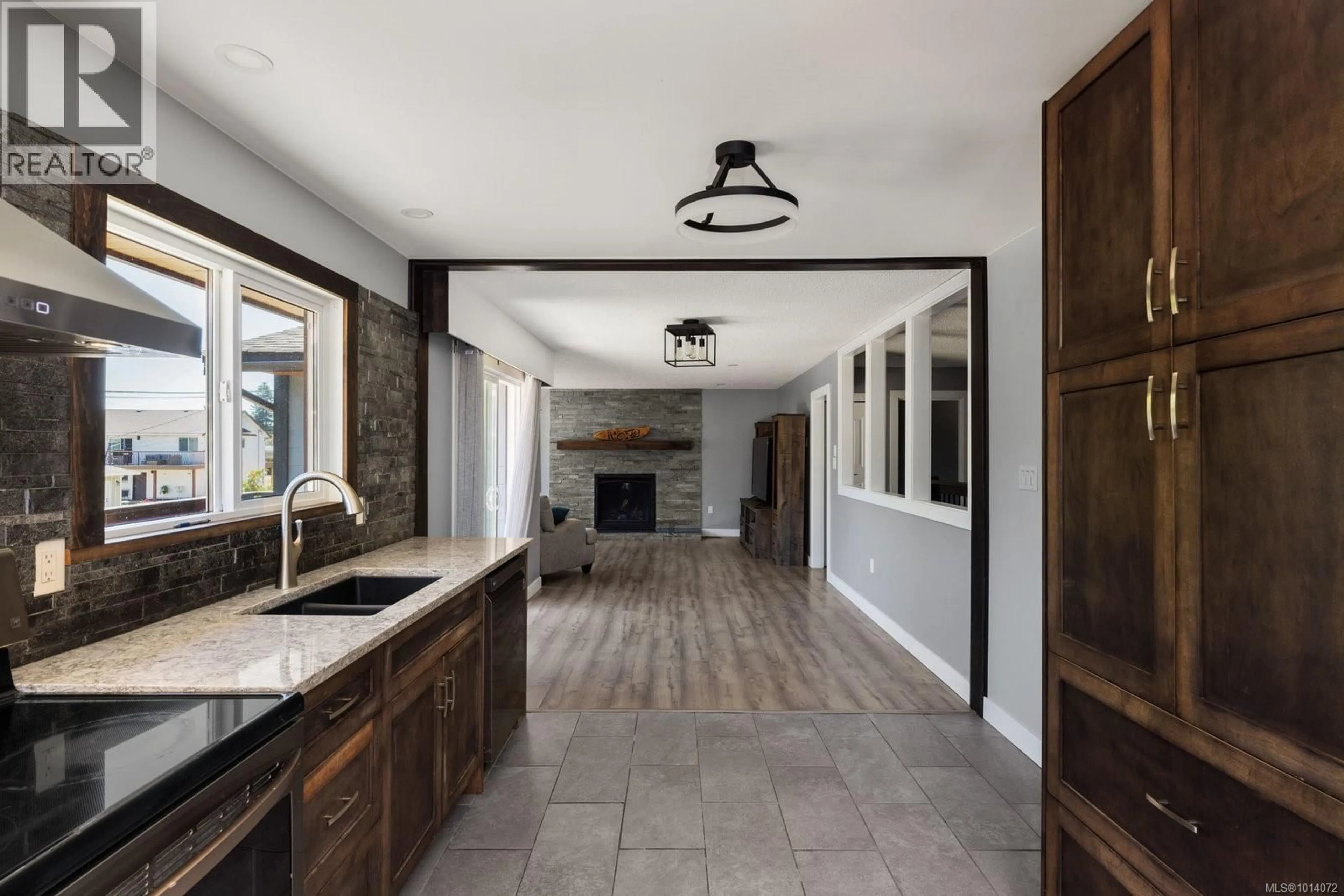 Open concept kitchen, ceramic/tile floor for 5884 DEBORAH DRIVE, Duncan British Columbia V9L5B5
