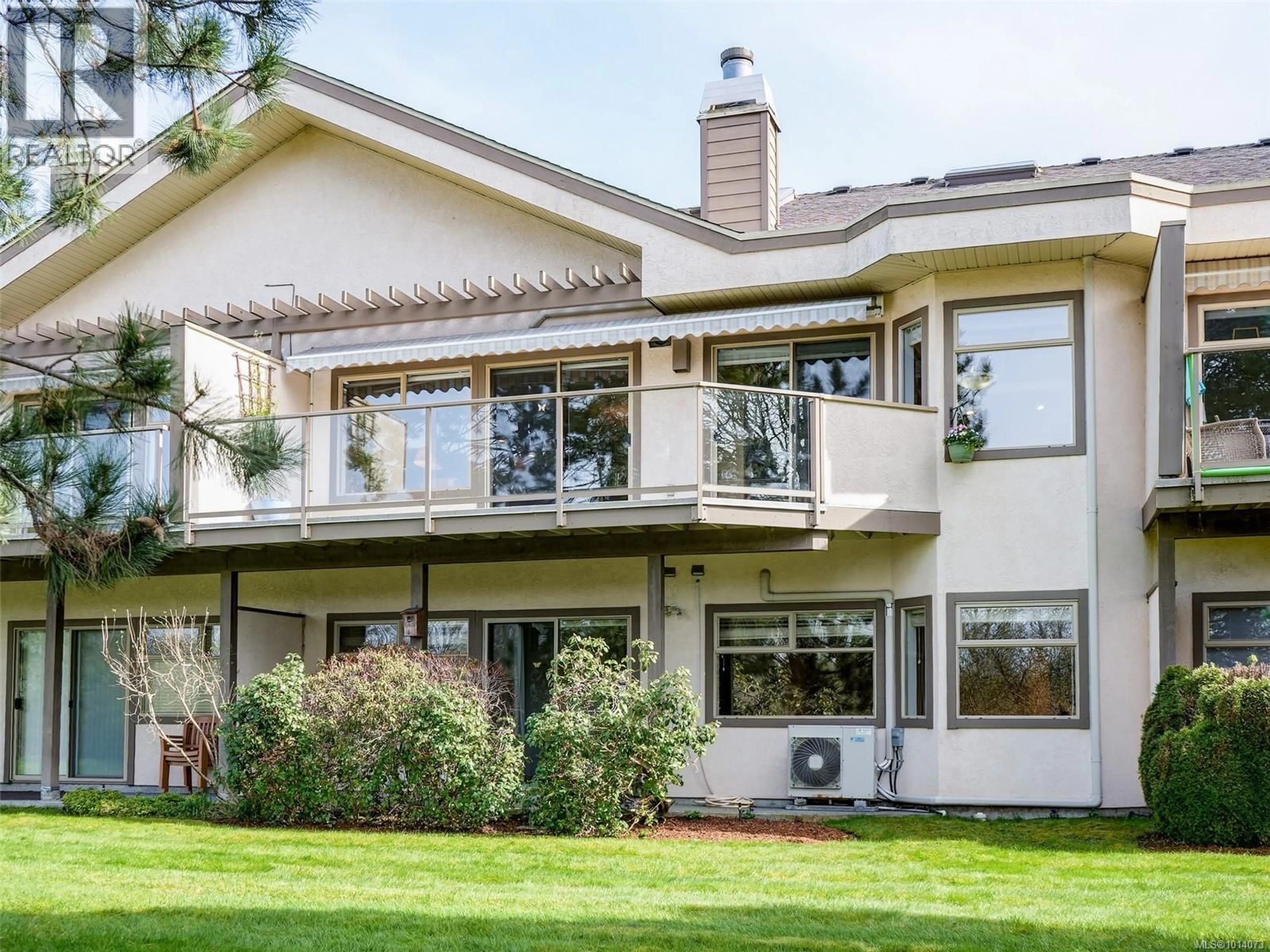 Home with vinyl exterior material, mountain view for 47 - 4318 EMILY CARR DRIVE, Saanich British Columbia V8X5E7