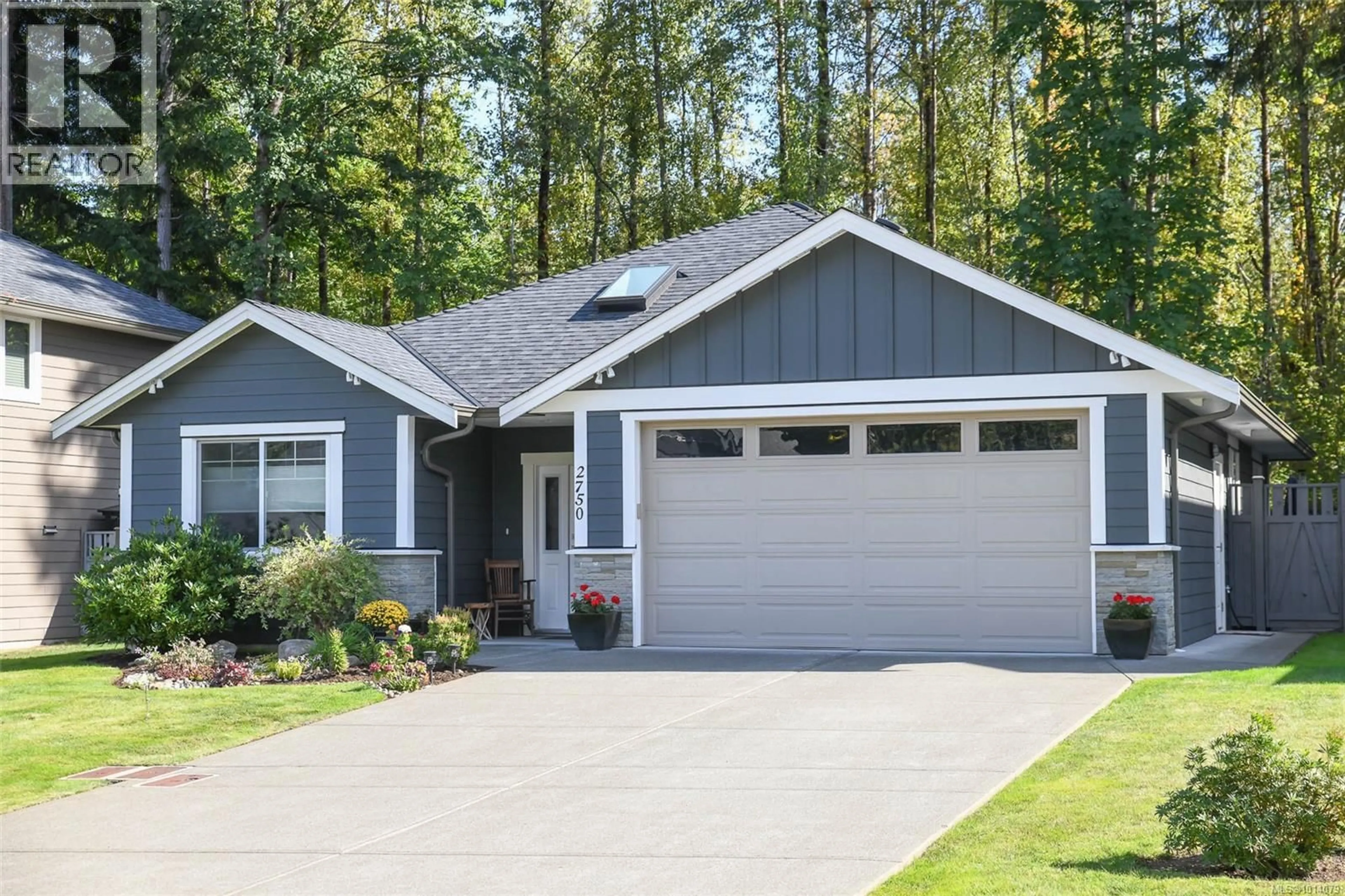 Home with vinyl exterior material, street for 2750 SWANSON STREET, Courtenay British Columbia V9N0C8
