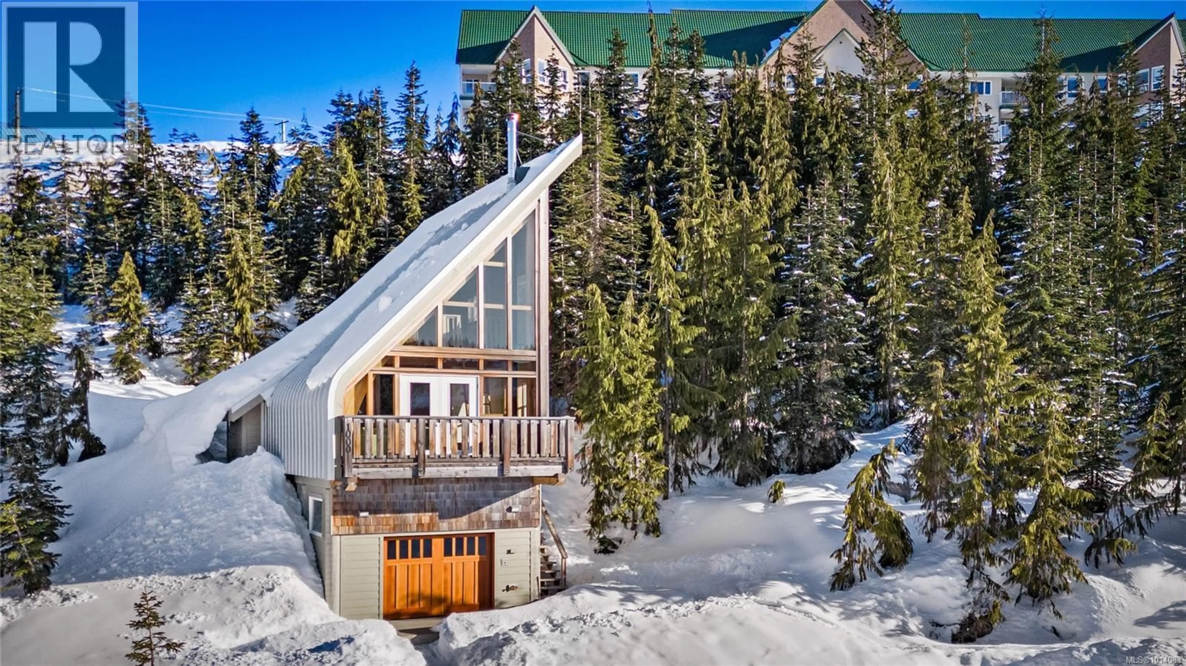 Indoor foyer for 1000 CRUIKSHANK RIDGE, Courtenay British Columbia V9J1L0