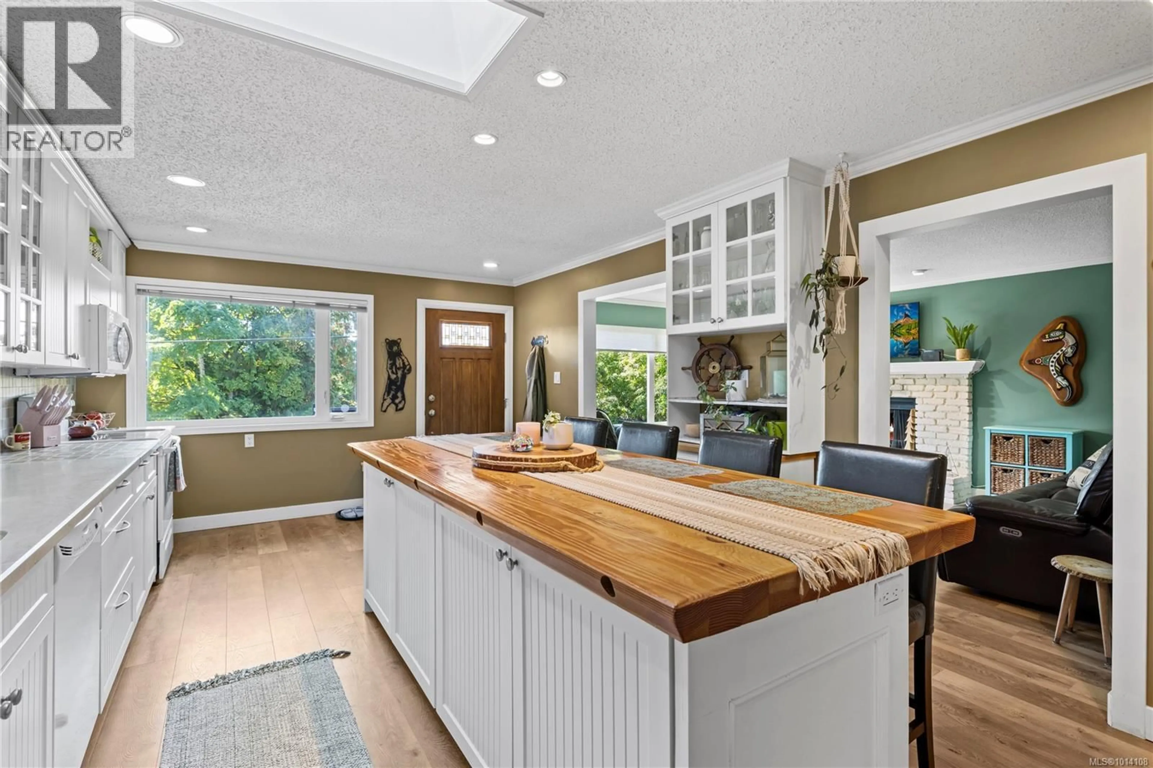 Open concept kitchen, unknown for 1470 MARINA WAY, Nanoose Bay British Columbia V9P9B6