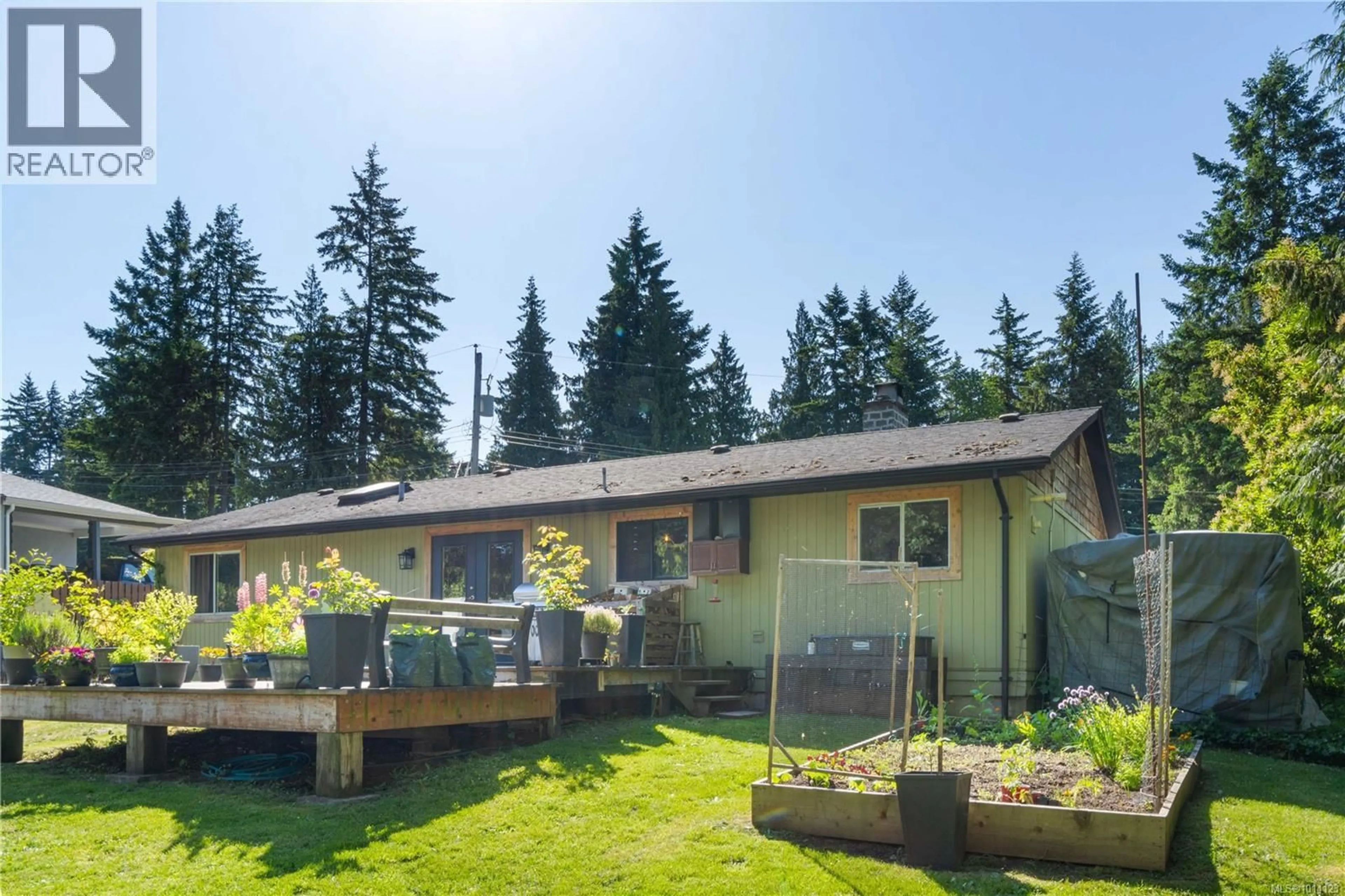 Patio, mountain view for 5733 AMSTERDAM CRESCENT, Nanaimo British Columbia V9T2M8