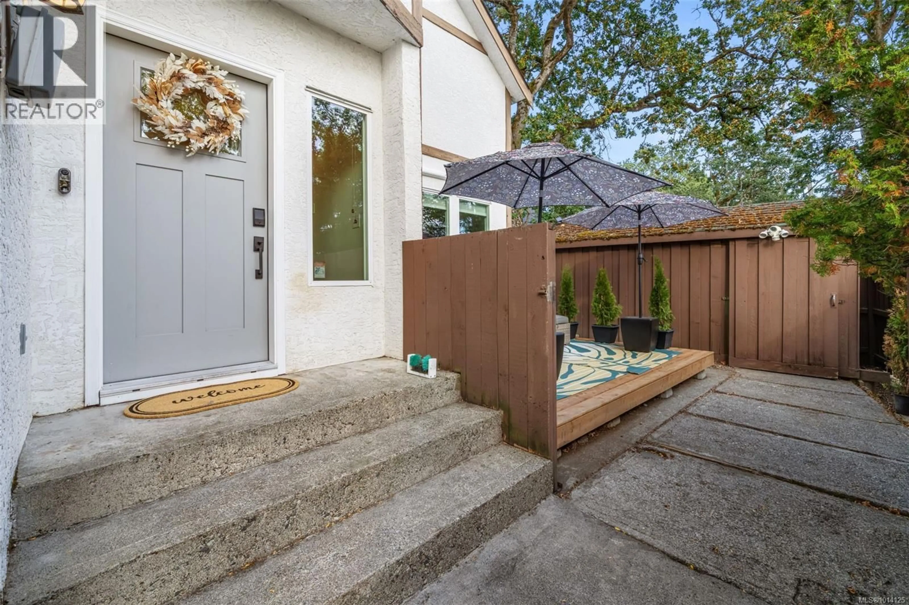 Patio, street for 1030 BURNSIDE ROAD WEST, Saanich British Columbia V8Z1N3