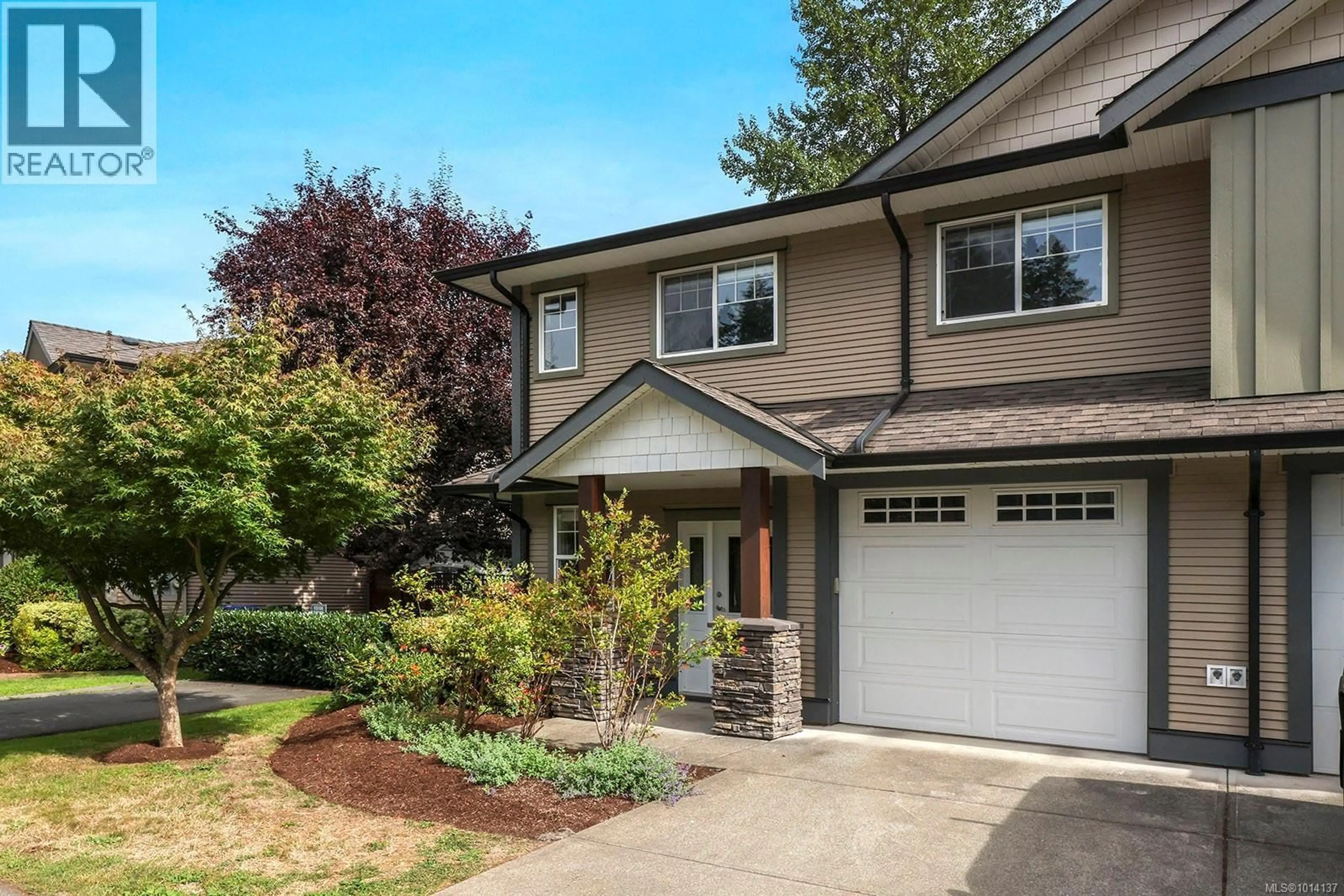 Home with vinyl exterior material, street for 48 - 2112 CUMBERLAND ROAD, Courtenay British Columbia V9N2E9
