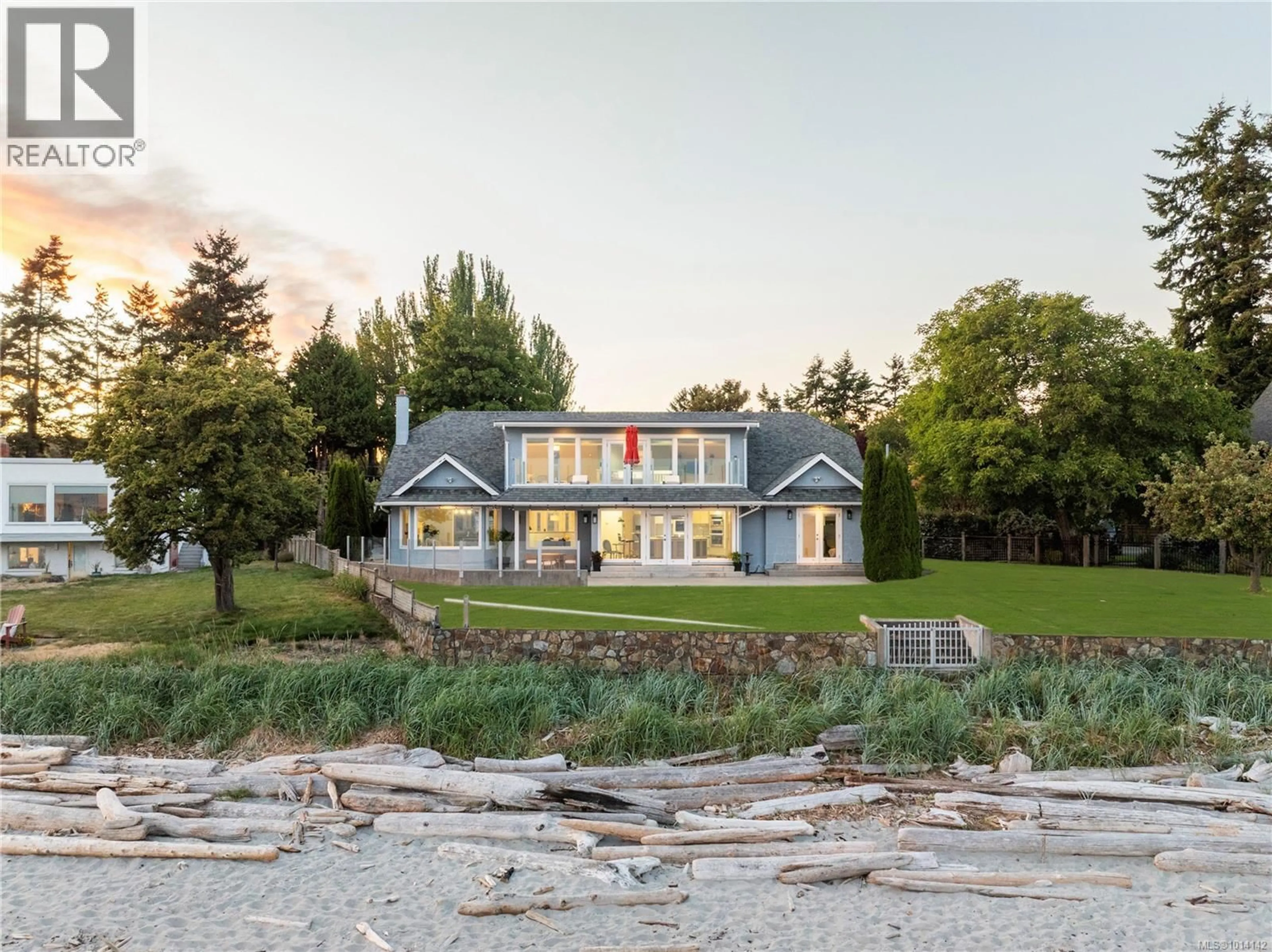 Unknown for 3905B CADBORO BAY ROAD, Saanich British Columbia V8N4G3