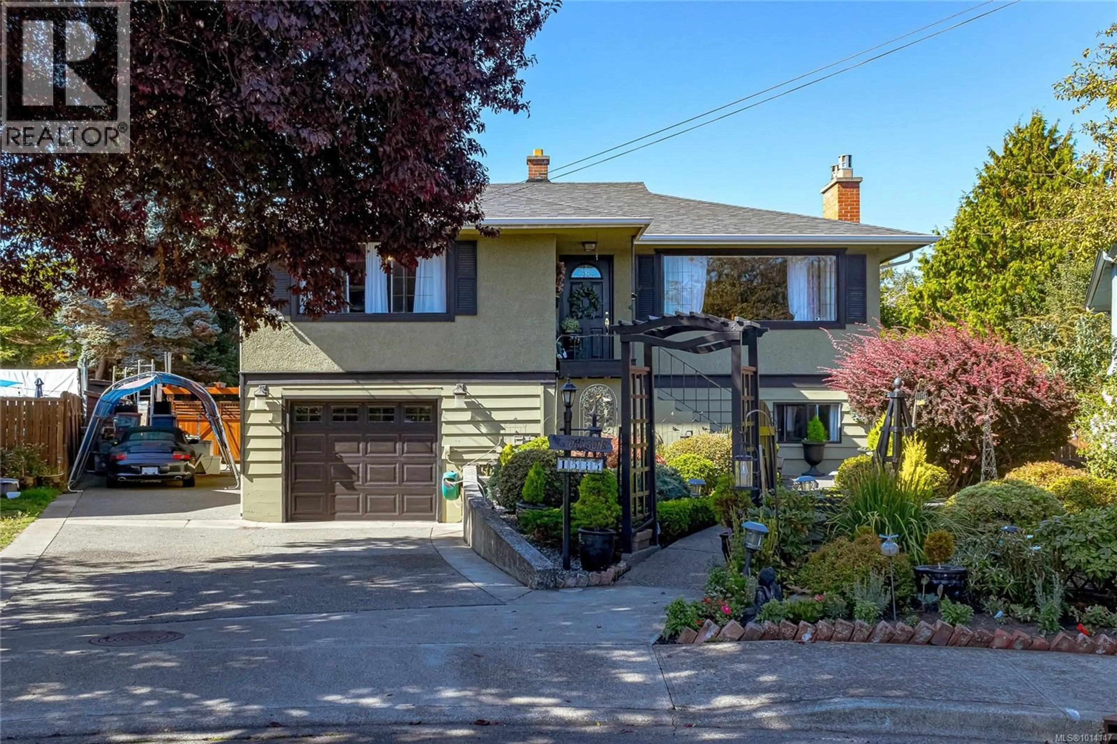 Unknown for 1535 EARLE PLACE, Victoria British Columbia V8S1N3