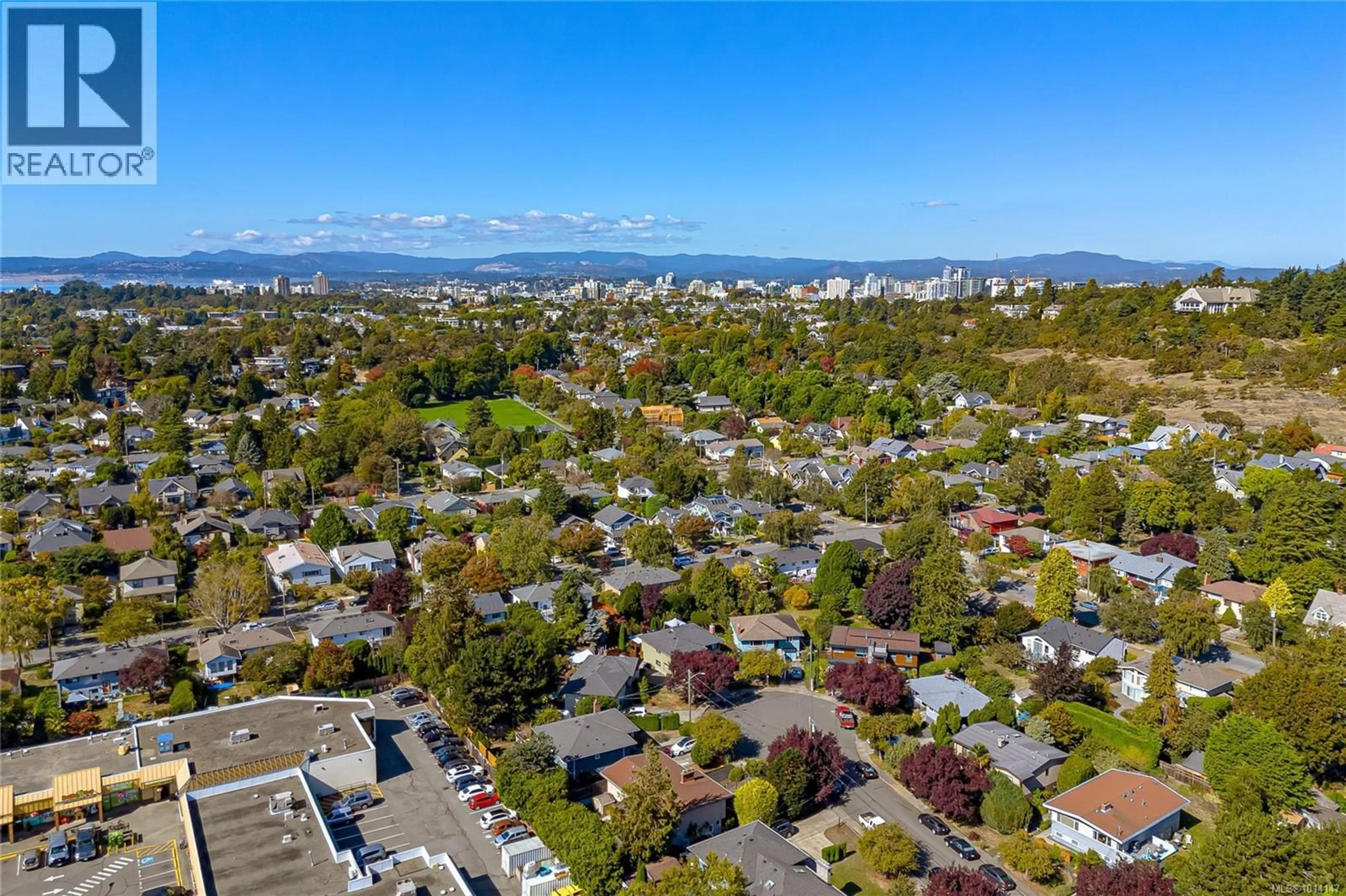 A pic from outside/outdoor area/front of a property/back of a property/a pic from drone, unknown for 1535 EARLE PLACE, Victoria British Columbia V8S1N3