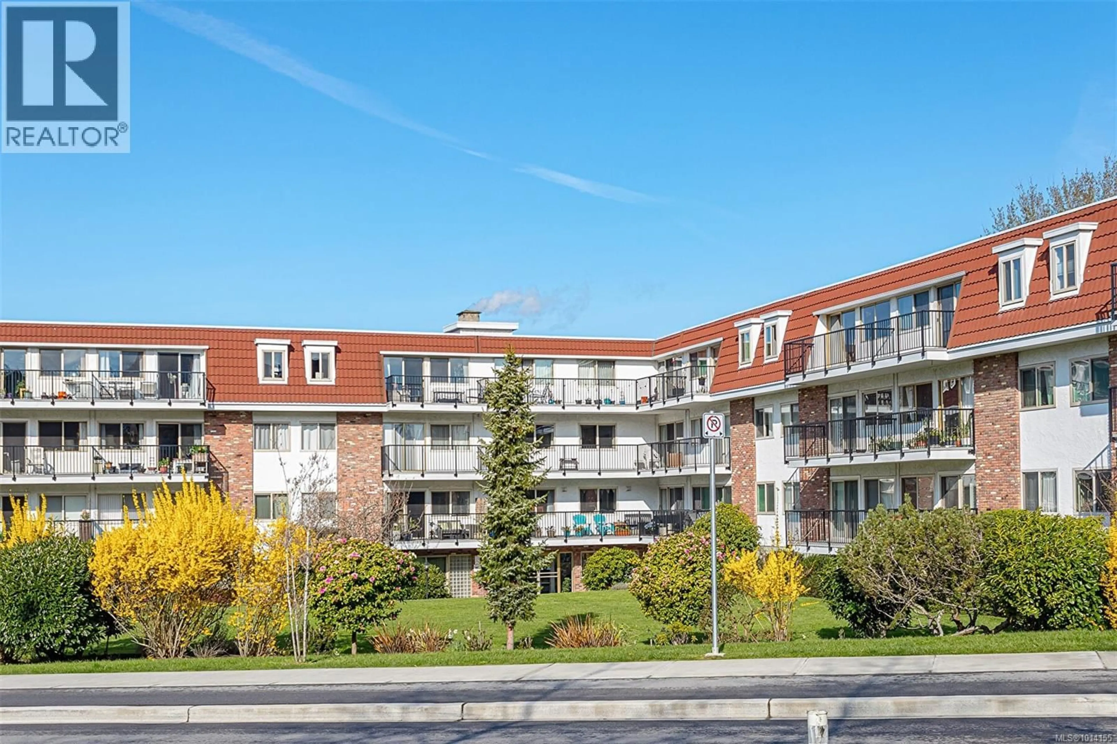 Unknown for 110 - 1680 POPLAR AVENUE, Saanich British Columbia V8P4K7