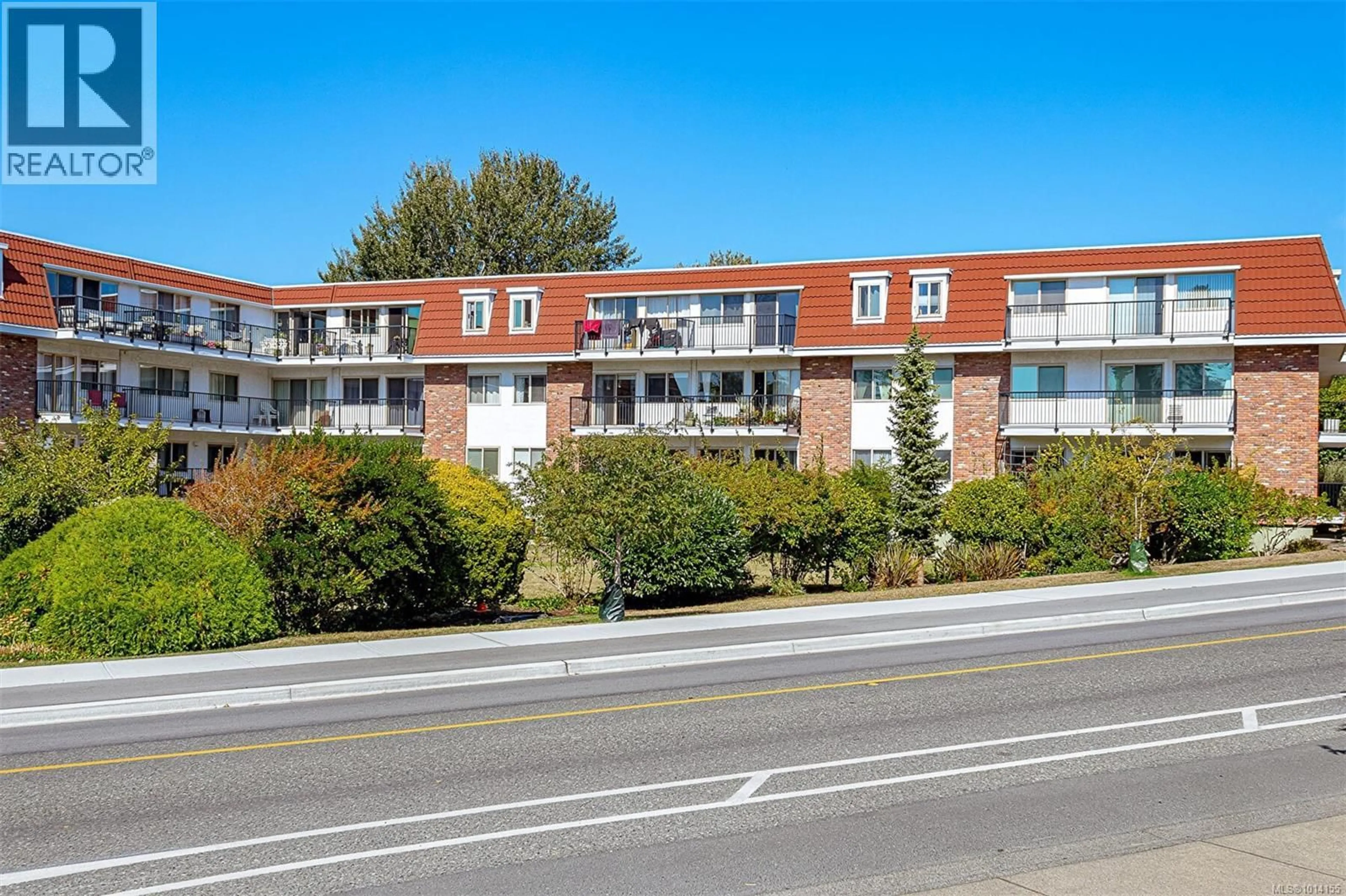 Unknown for 110 - 1680 POPLAR AVENUE, Saanich British Columbia V8P4K7